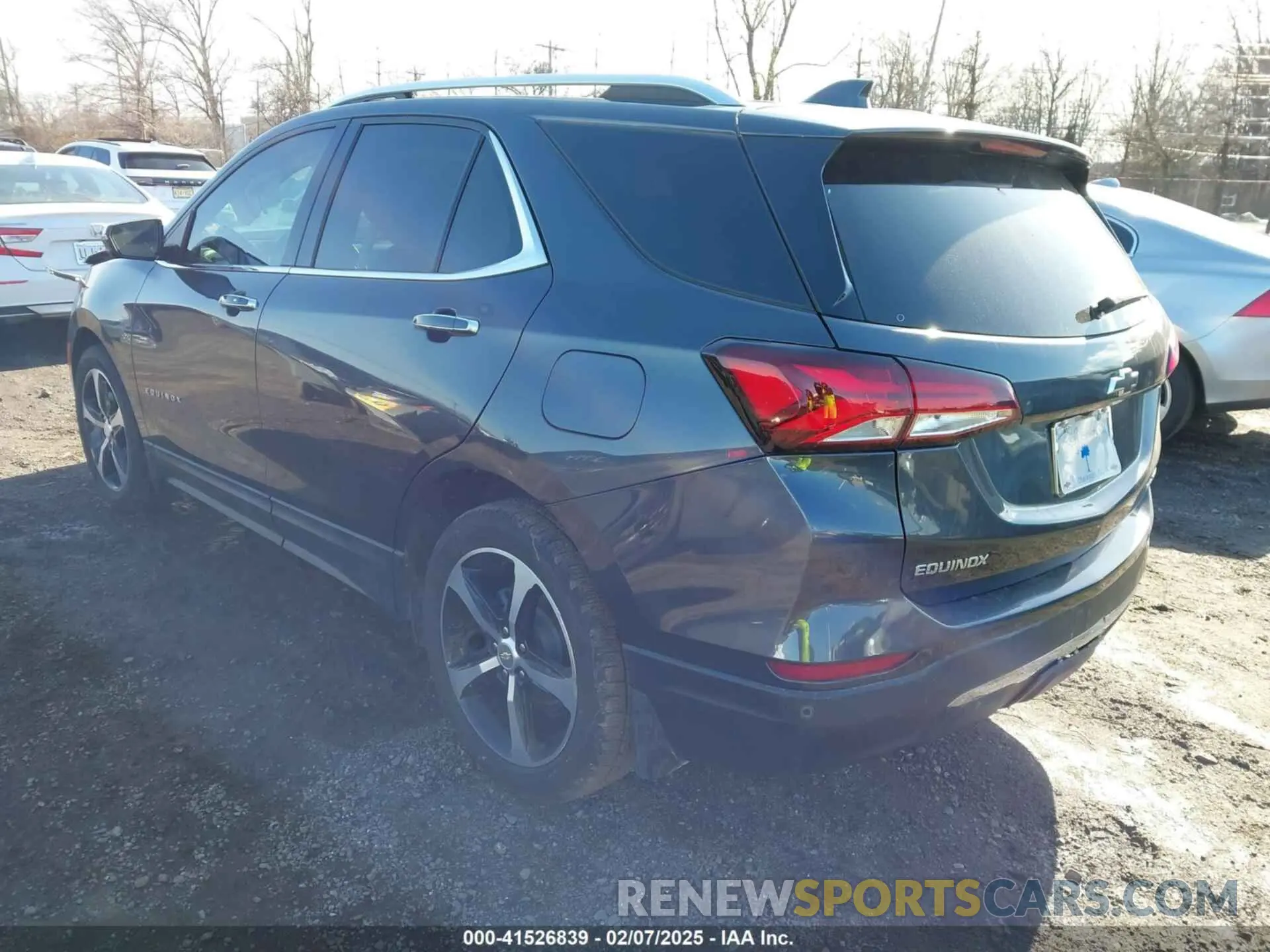 3 Photograph of a damaged car 2GNAXXEV0N6122490 CHEVROLET EQUINOX 2022