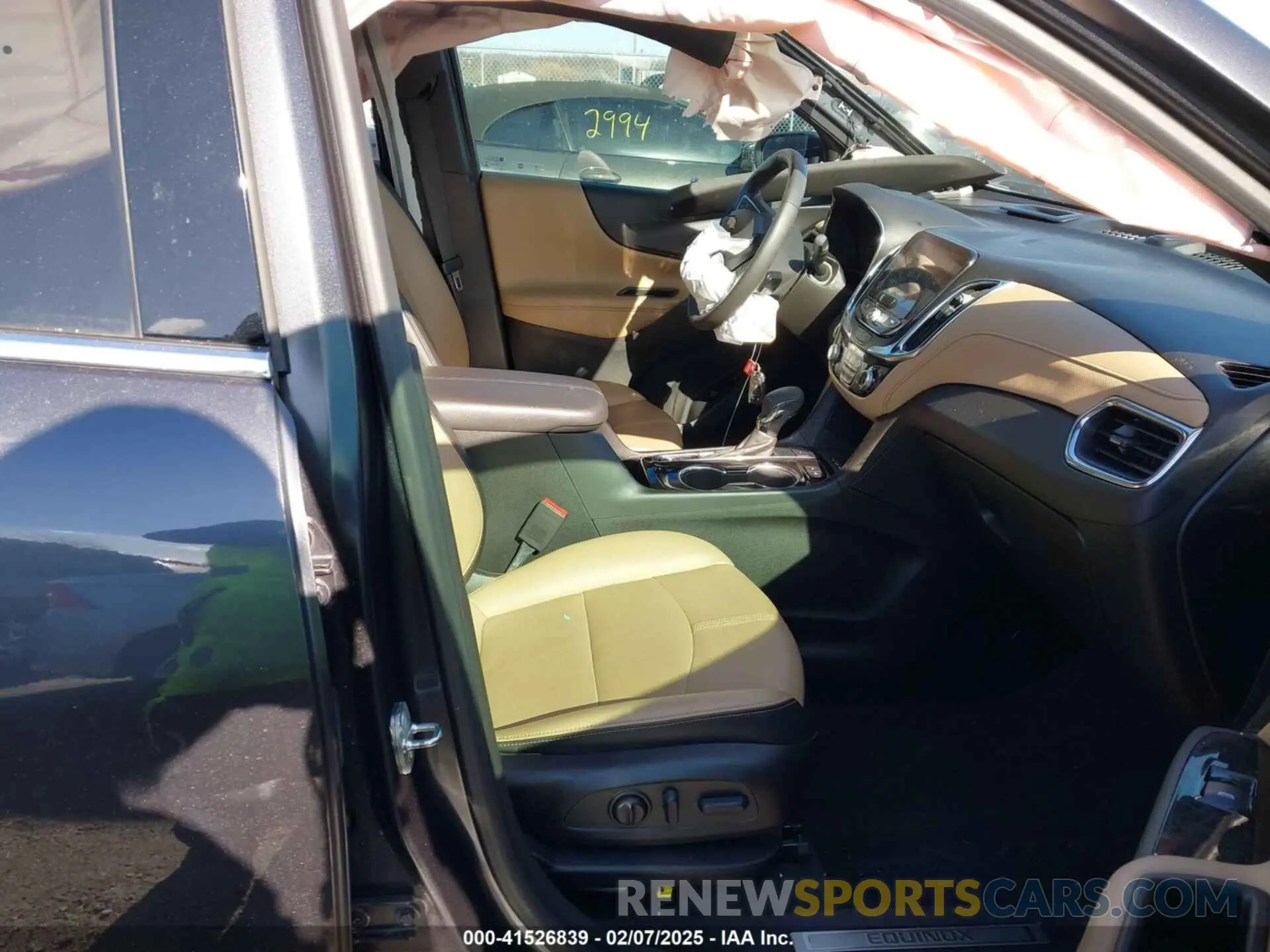 5 Photograph of a damaged car 2GNAXXEV0N6122490 CHEVROLET EQUINOX 2022