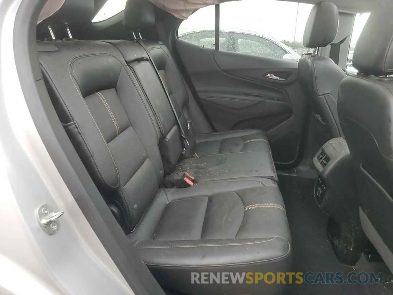 11 Photograph of a damaged car 2GNAXXEV2N6126007 CHEVROLET EQUINOX 2022