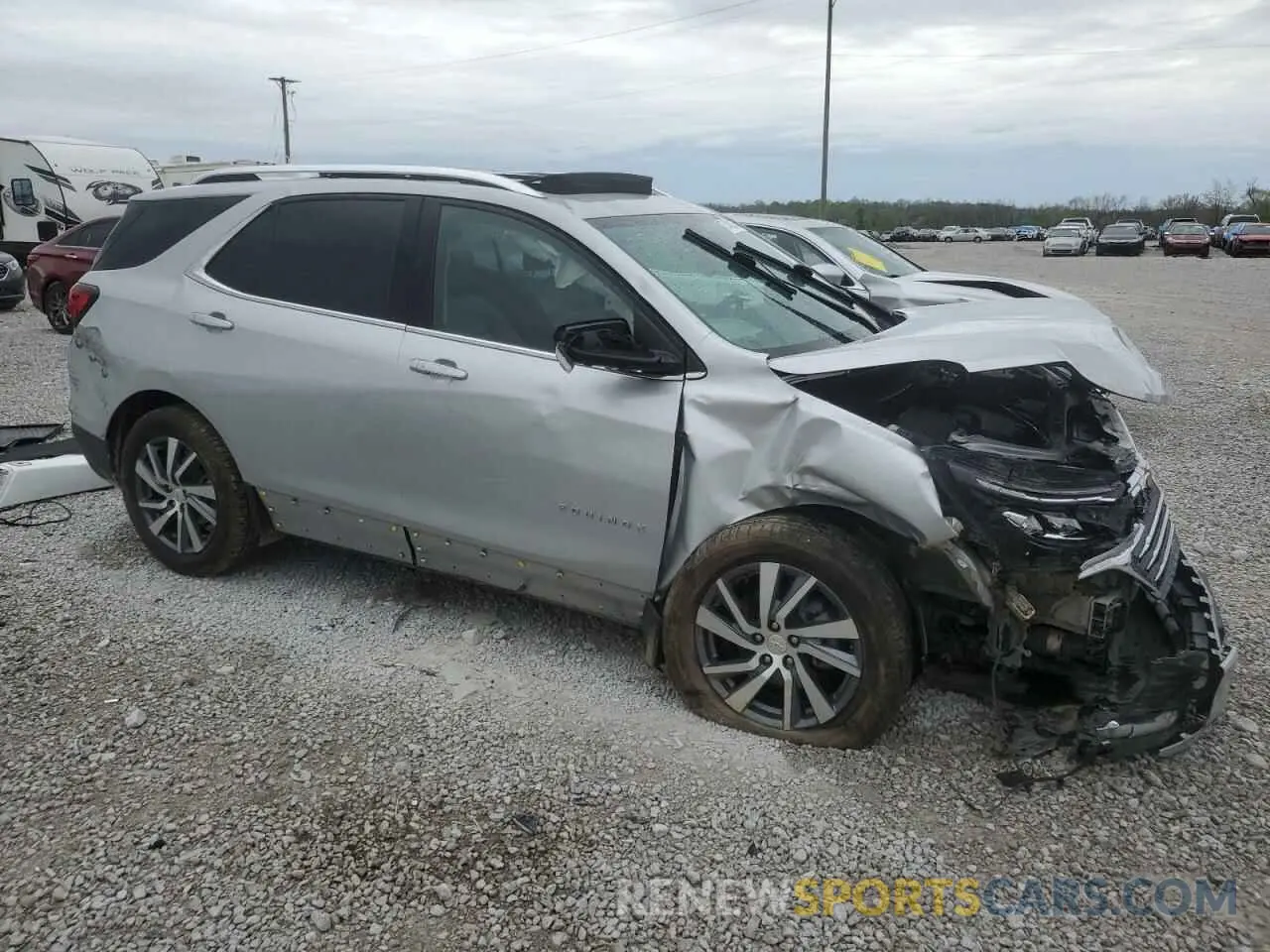 4 Photograph of a damaged car 2GNAXXEV2N6126007 CHEVROLET EQUINOX 2022