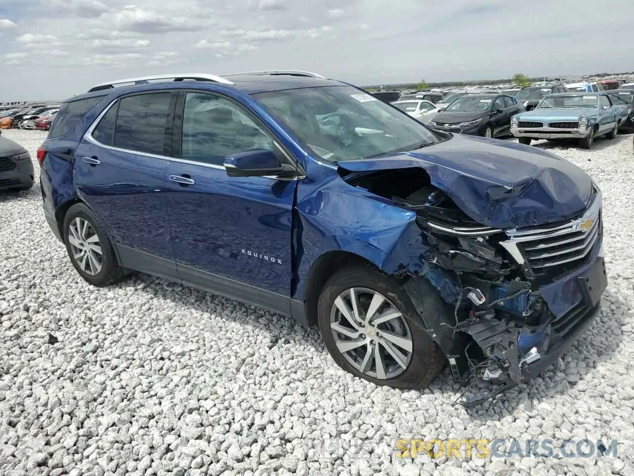 4 Photograph of a damaged car 2GNAXXEV5N6142802 CHEVROLET EQUINOX 2022
