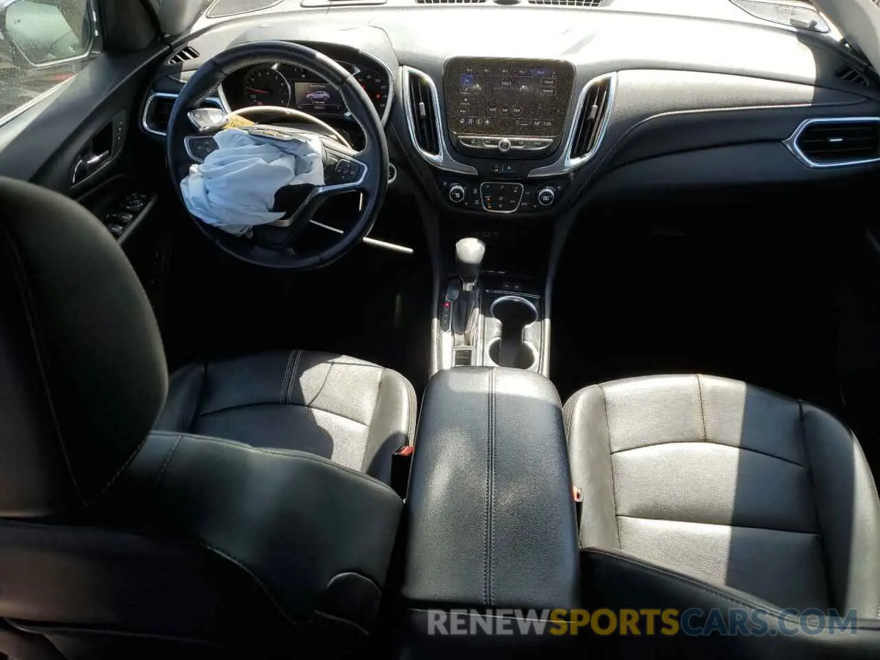 8 Photograph of a damaged car 2GNAXXEV5N6142802 CHEVROLET EQUINOX 2022