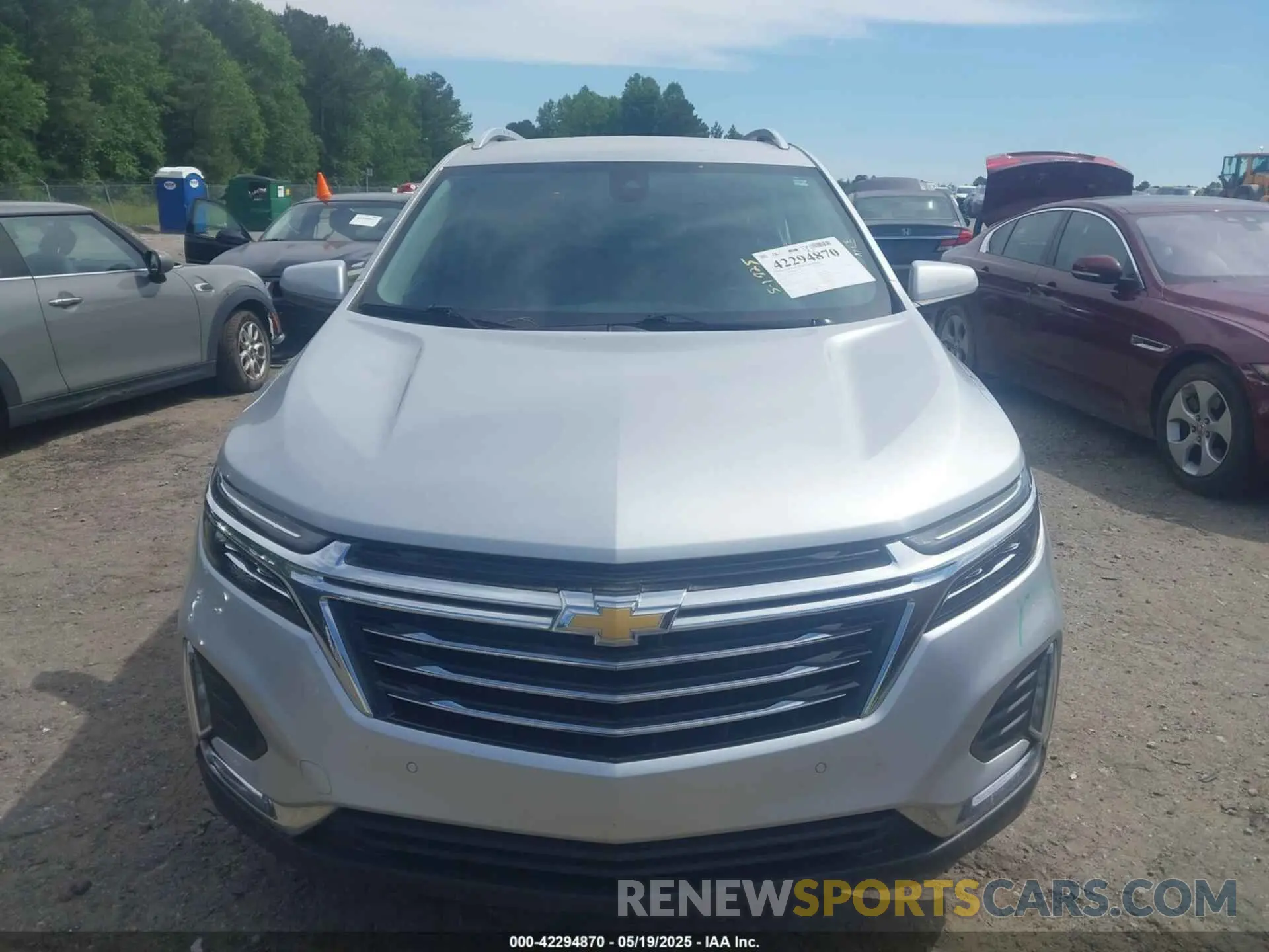 12 Photograph of a damaged car 2GNAXXEVXN6146327 CHEVROLET EQUINOX 2022