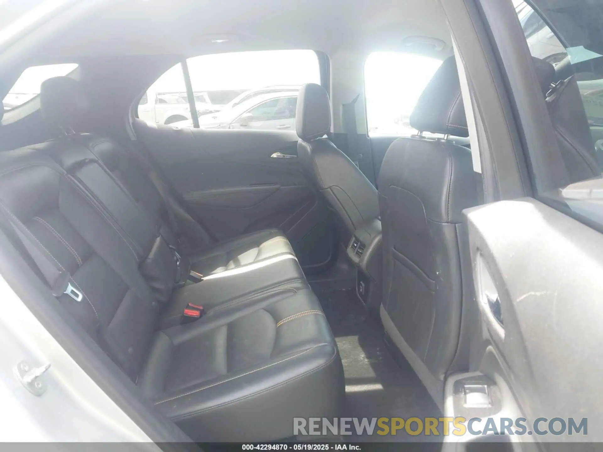 8 Photograph of a damaged car 2GNAXXEVXN6146327 CHEVROLET EQUINOX 2022