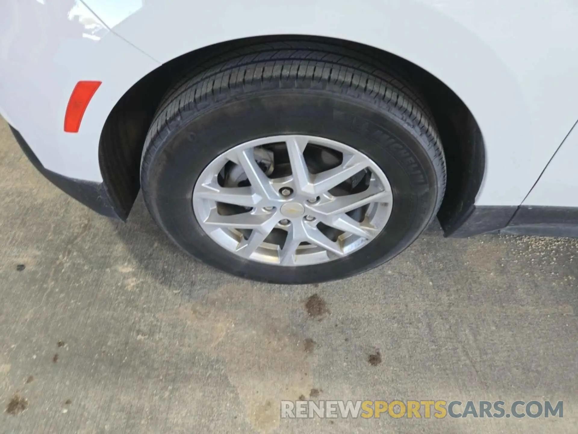 10 Photograph of a damaged car 3GNAXFEV2NS147628 CHEVROLET EQUINOX 2022