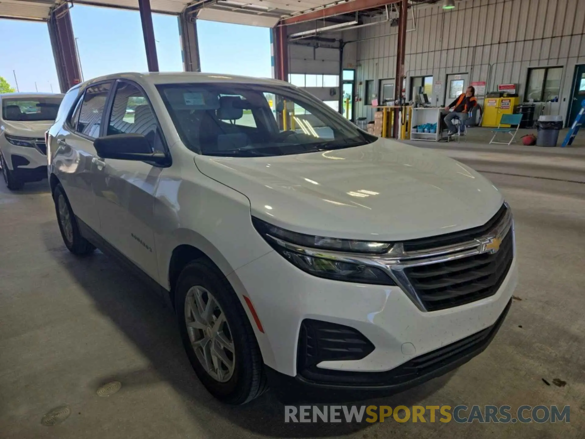 24 Photograph of a damaged car 3GNAXFEV2NS147628 CHEVROLET EQUINOX 2022