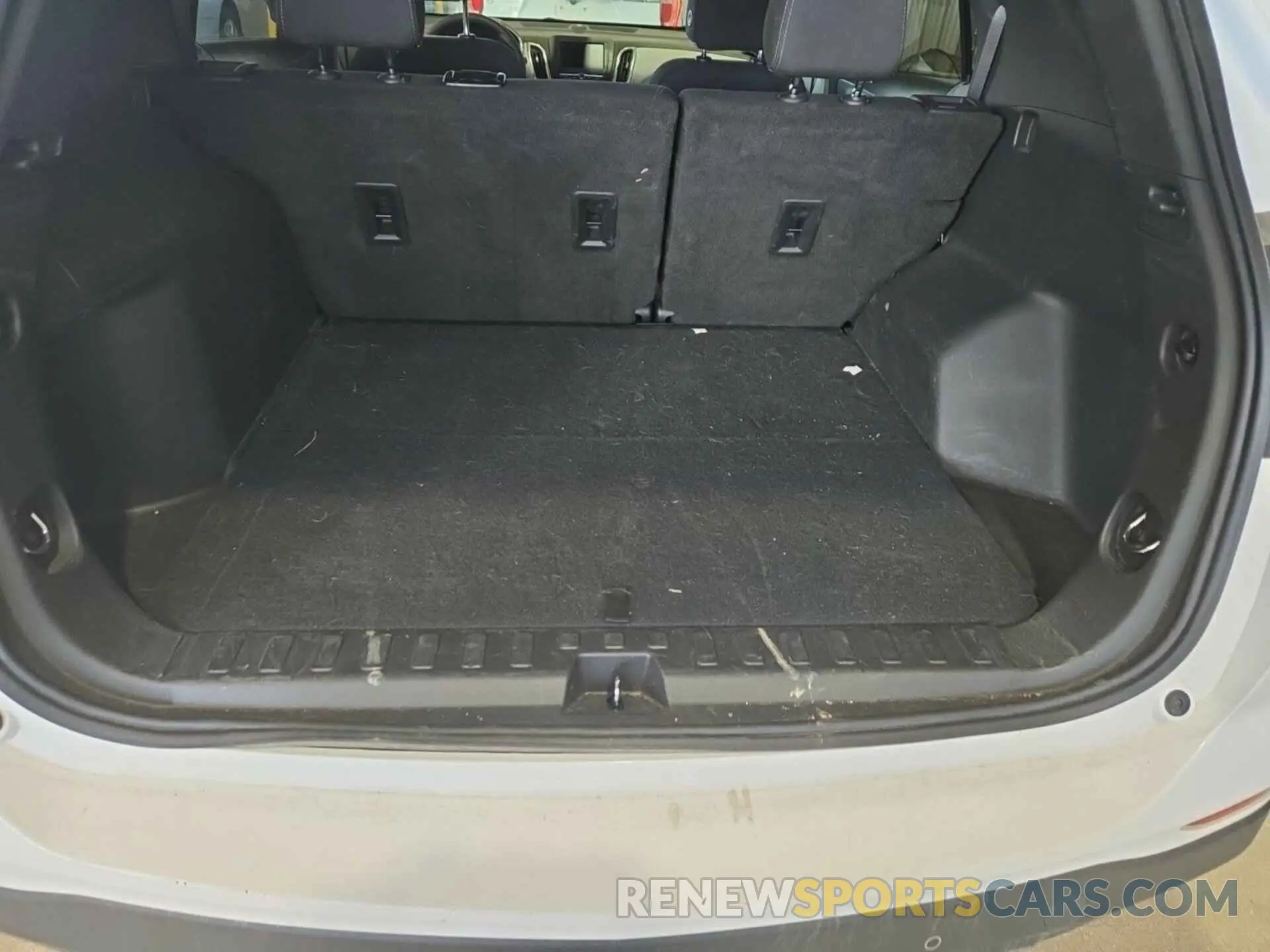 6 Photograph of a damaged car 3GNAXFEV2NS147628 CHEVROLET EQUINOX 2022