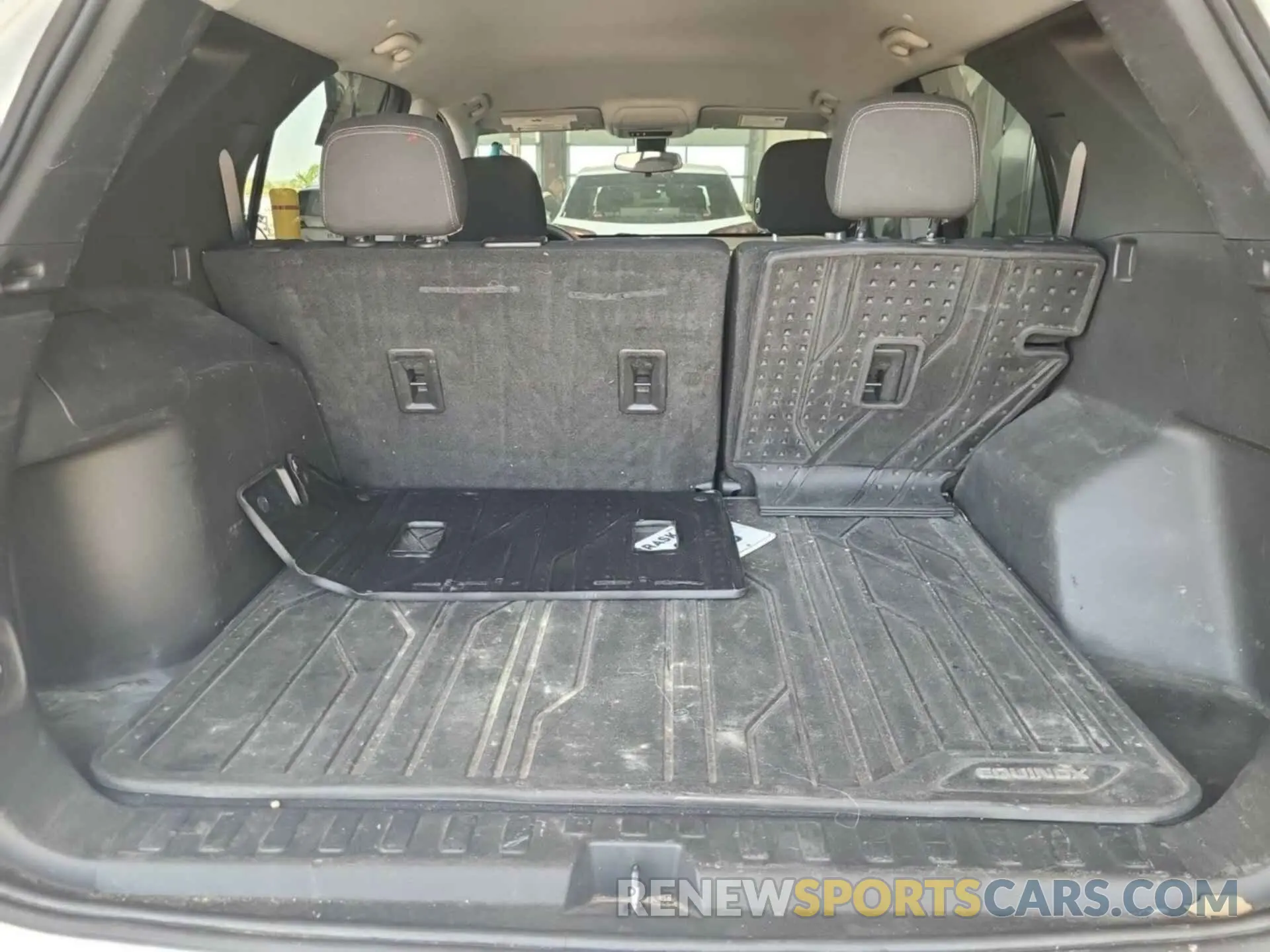 9 Photograph of a damaged car 3GNAXFEV9NS147626 CHEVROLET EQUINOX 2022