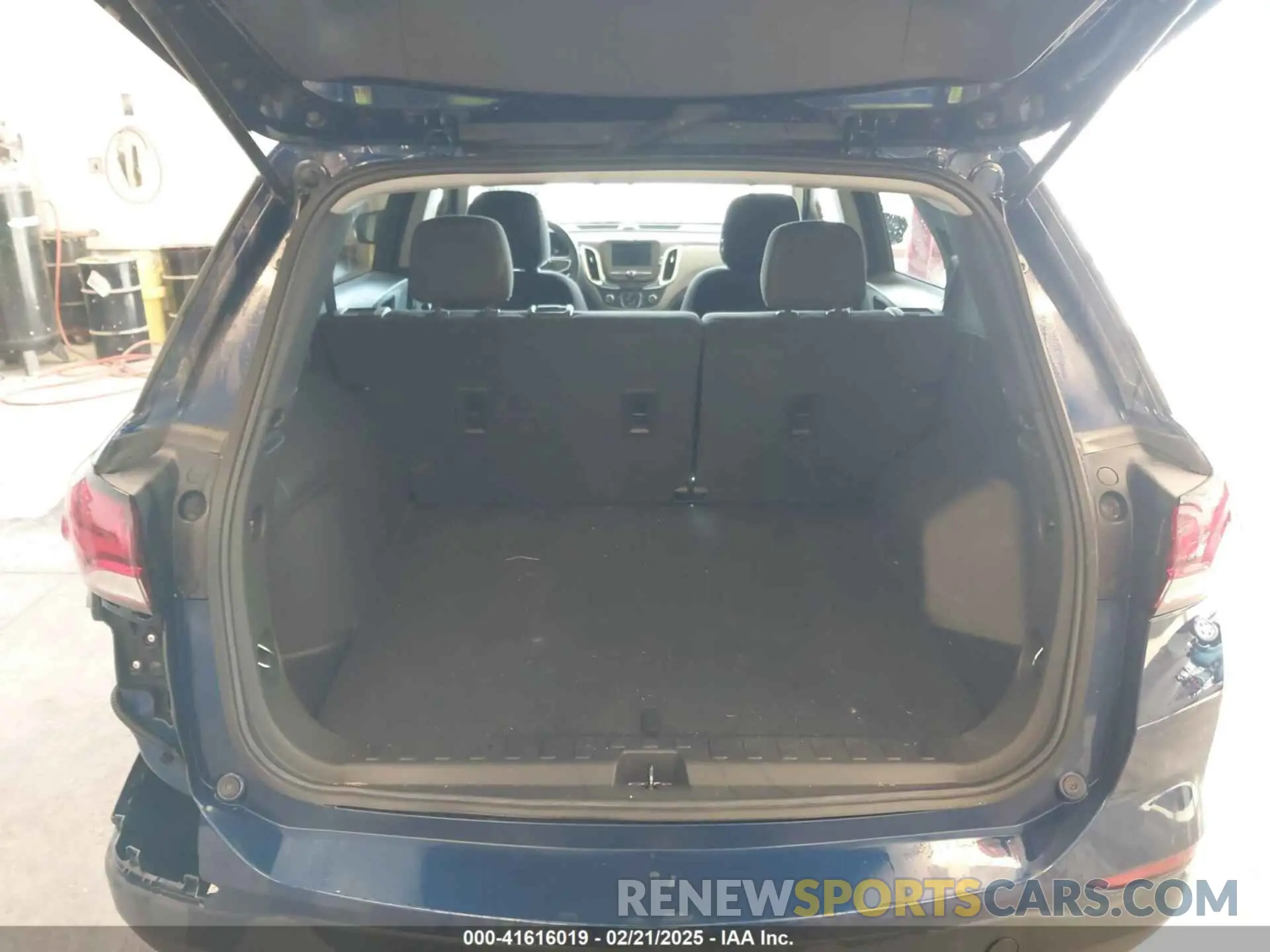 17 Photograph of a damaged car 3GNAXHEV1NS106726 CHEVROLET EQUINOX 2022
