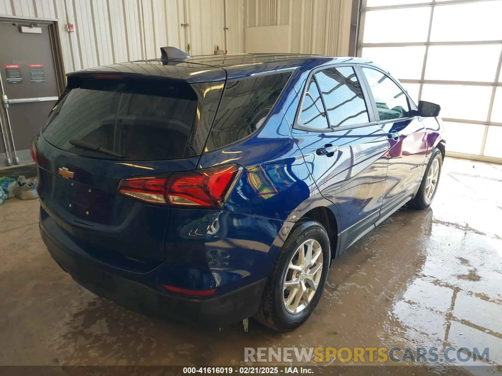 4 Photograph of a damaged car 3GNAXHEV1NS106726 CHEVROLET EQUINOX 2022