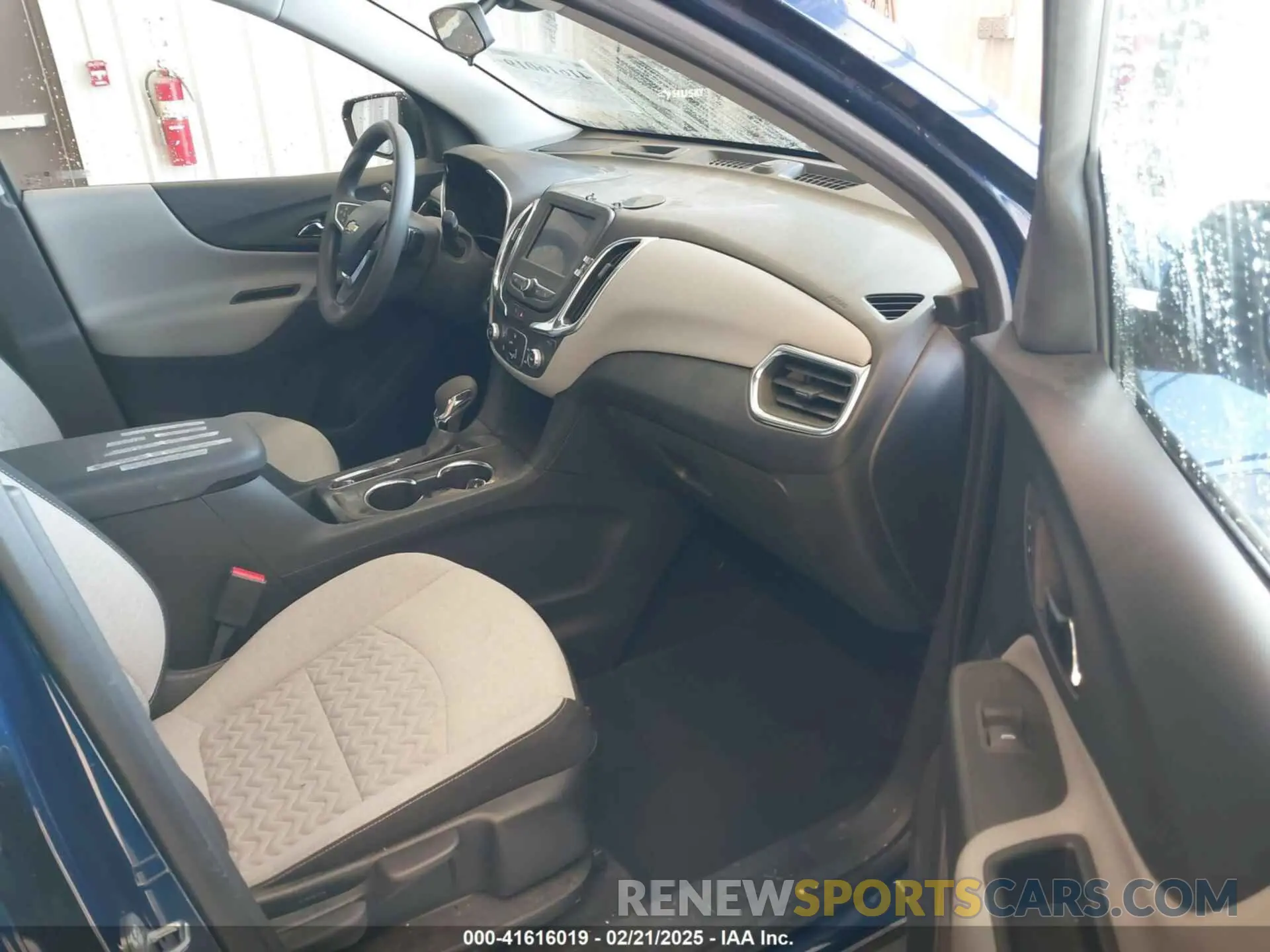 5 Photograph of a damaged car 3GNAXHEV1NS106726 CHEVROLET EQUINOX 2022