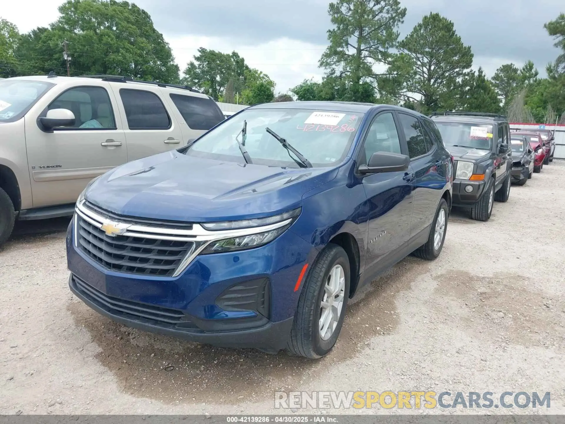 2 Photograph of a damaged car 3GNAXHEV1NS160222 CHEVROLET EQUINOX 2022