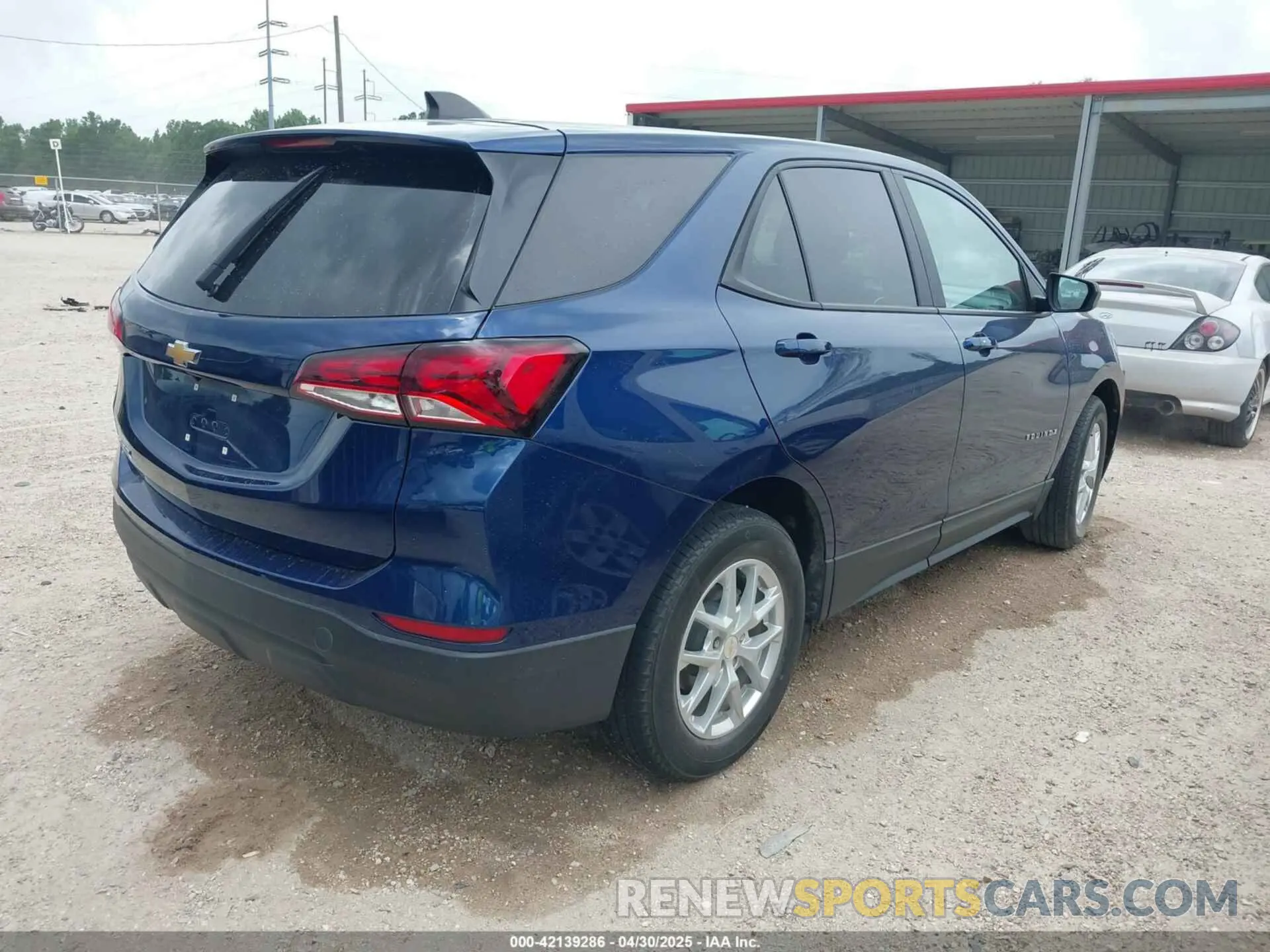 4 Photograph of a damaged car 3GNAXHEV1NS160222 CHEVROLET EQUINOX 2022