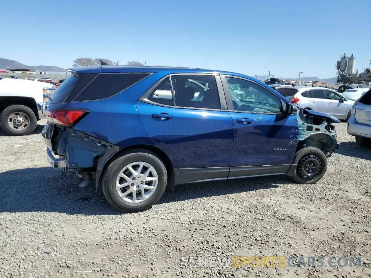 3 Photograph of a damaged car 3GNAXHEV1NS214392 CHEVROLET EQUINOX 2022