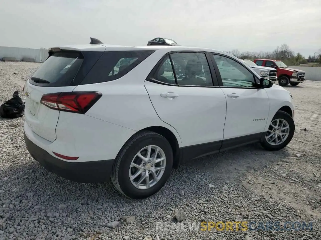 3 Photograph of a damaged car 3GNAXHEV1NS225702 CHEVROLET EQUINOX 2022