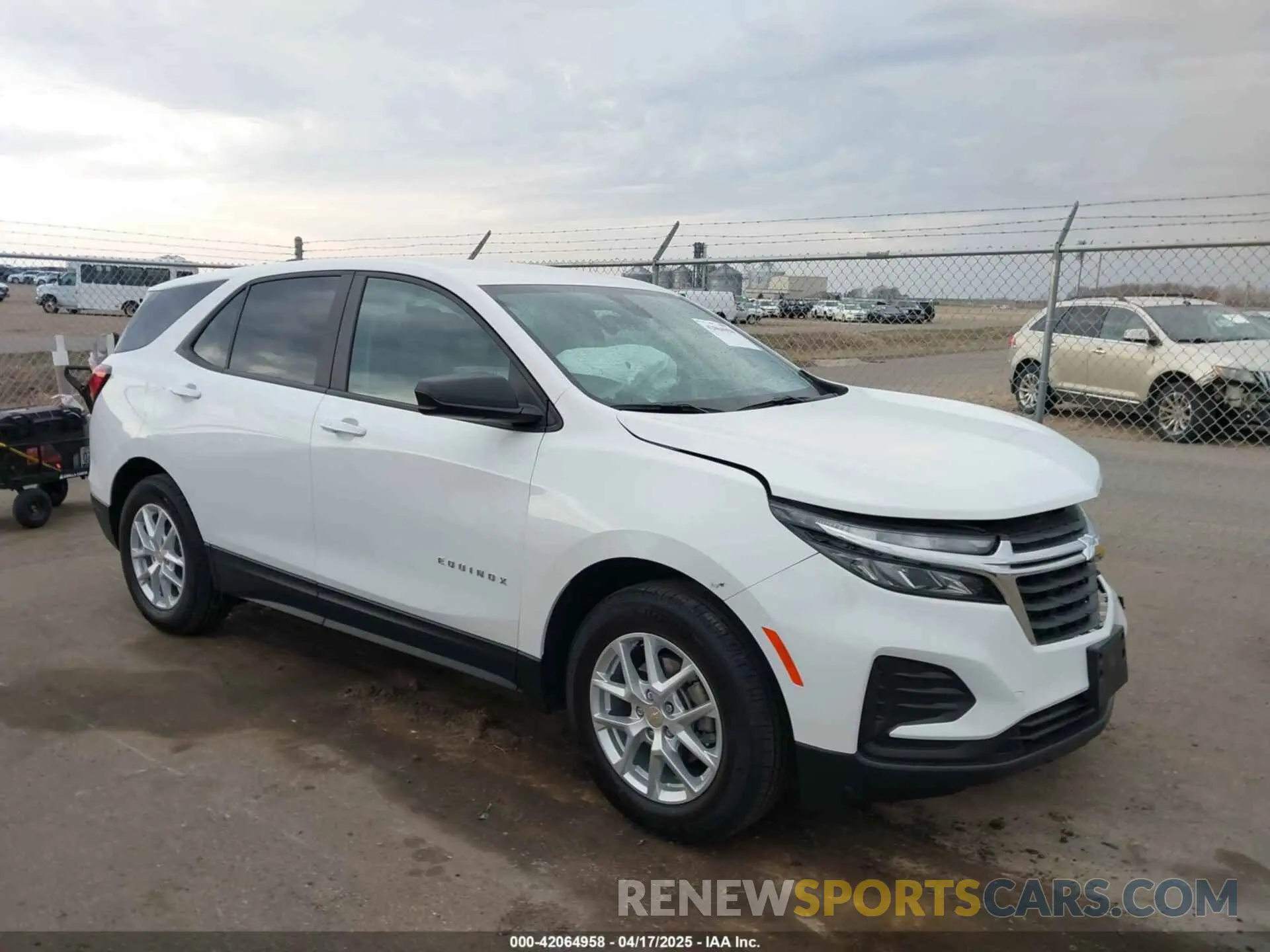 1 Photograph of a damaged car 3GNAXHEV1NS245240 CHEVROLET EQUINOX 2022