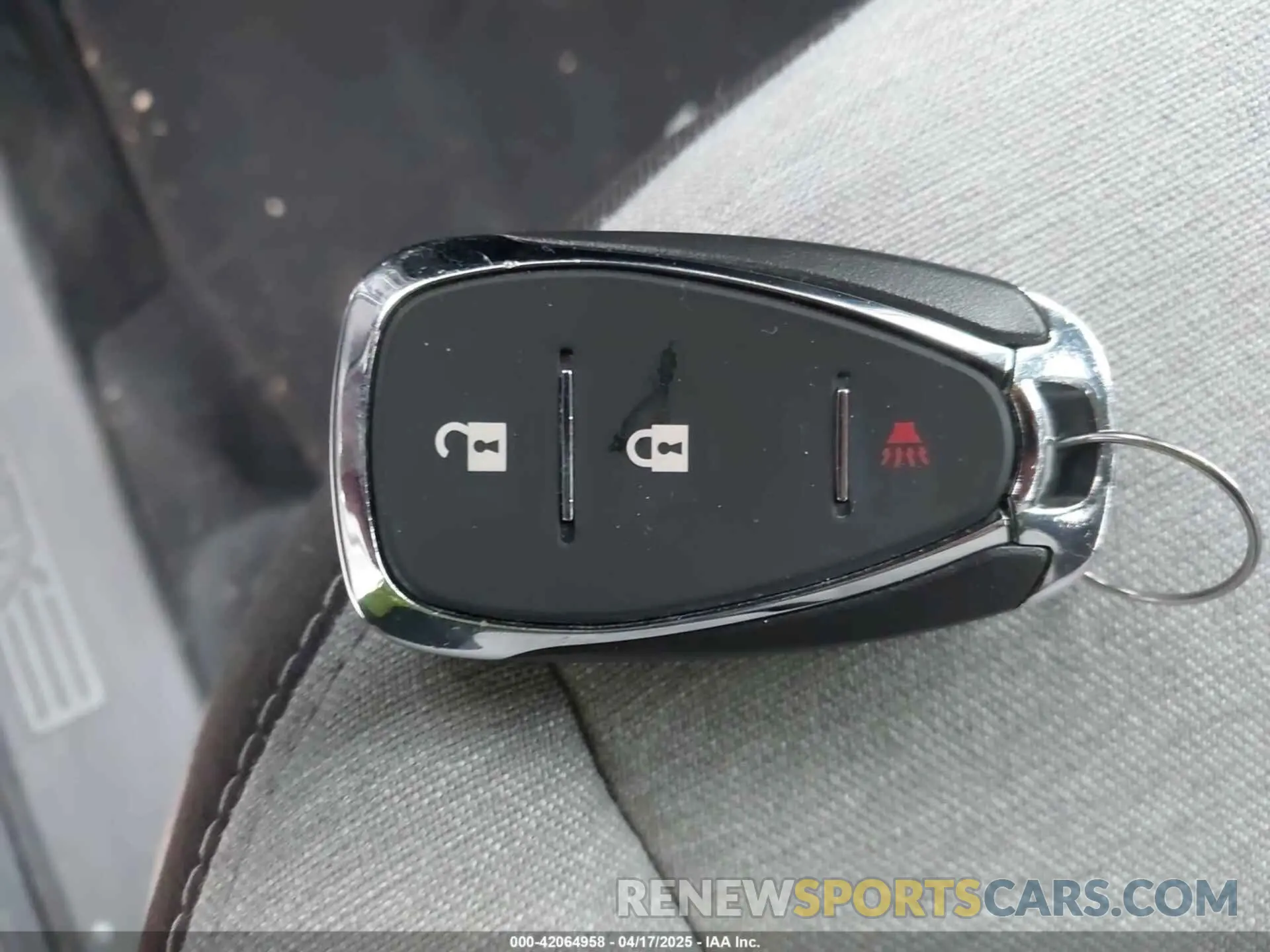 11 Photograph of a damaged car 3GNAXHEV1NS245240 CHEVROLET EQUINOX 2022