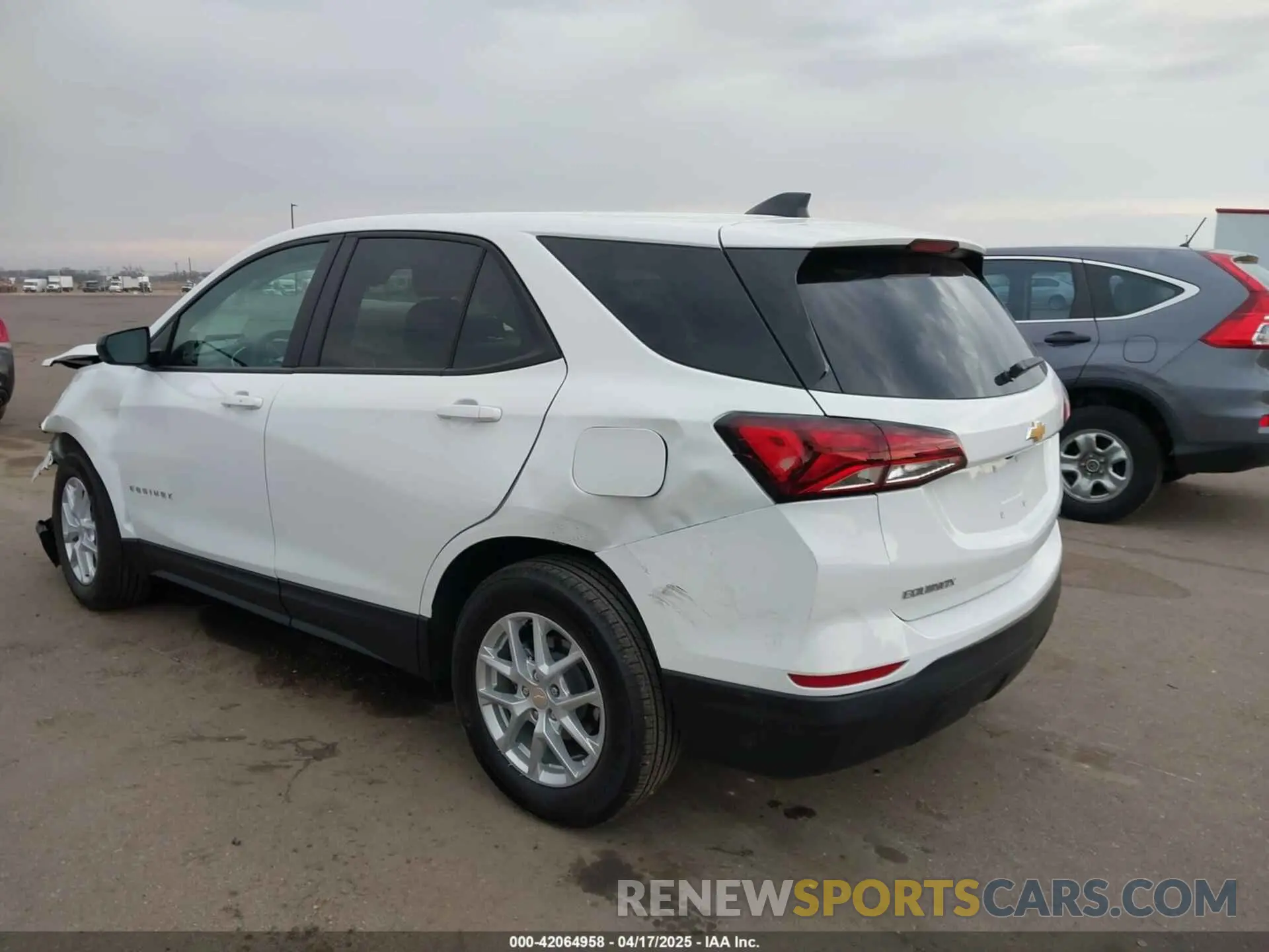 3 Photograph of a damaged car 3GNAXHEV1NS245240 CHEVROLET EQUINOX 2022