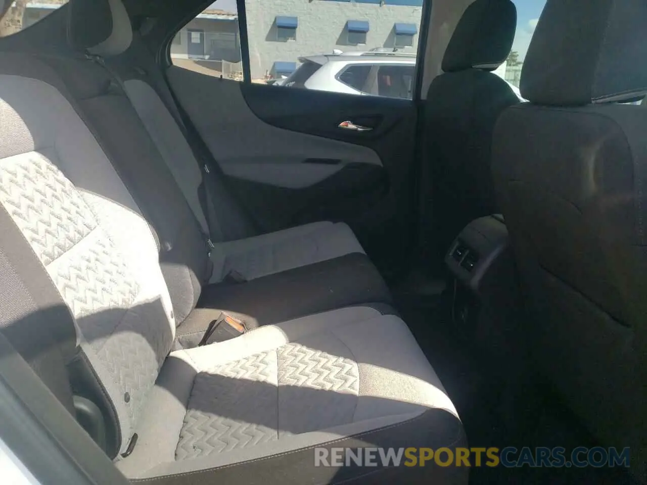 12 Photograph of a damaged car 3GNAXHEV2NS158091 CHEVROLET EQUINOX 2022