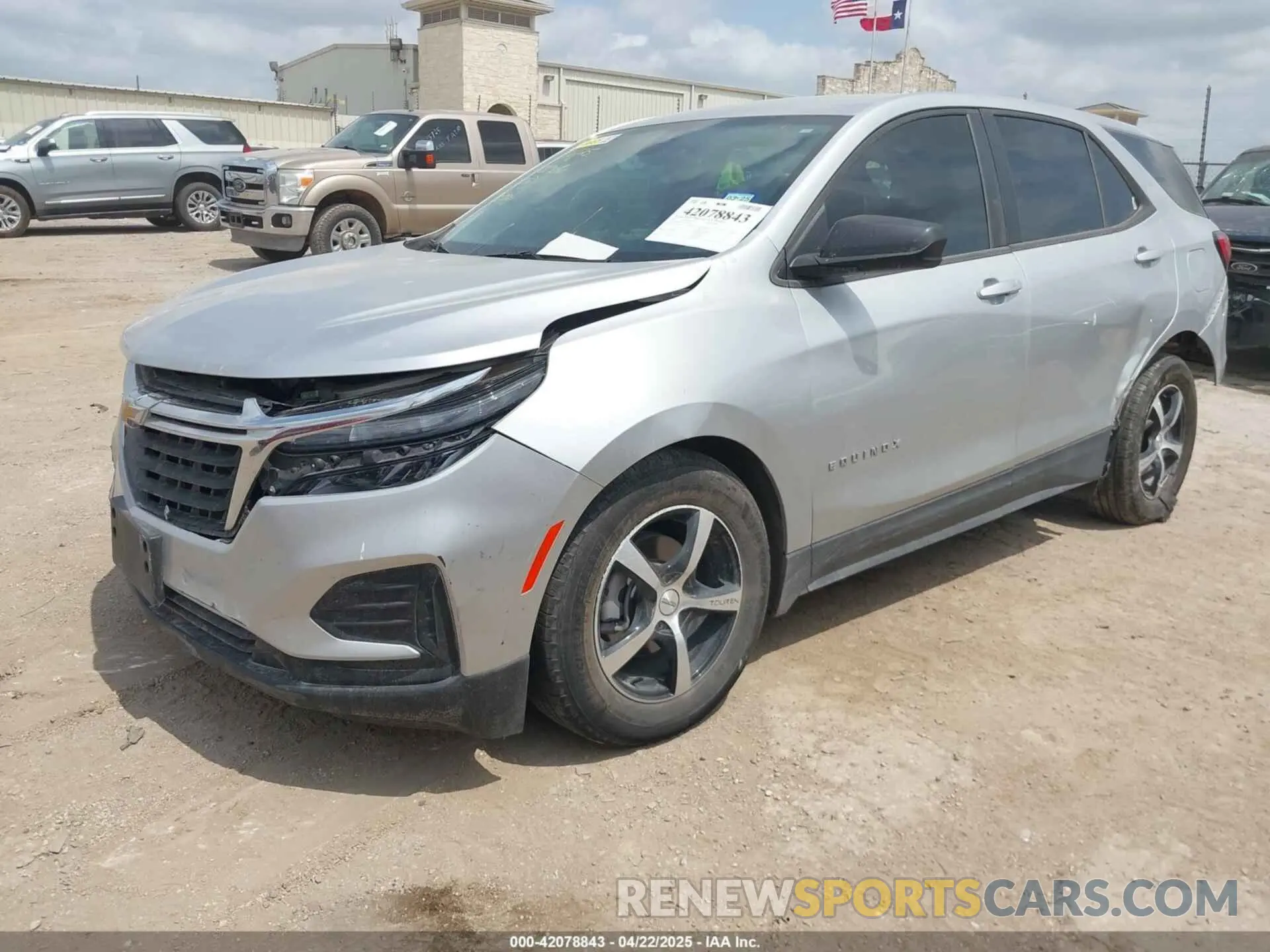 2 Photograph of a damaged car 3GNAXHEV2NS192791 CHEVROLET EQUINOX 2022
