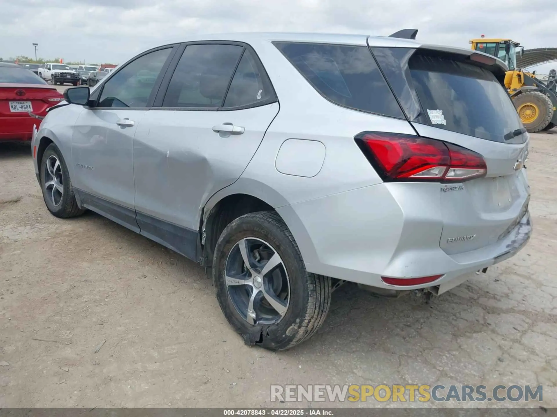 3 Photograph of a damaged car 3GNAXHEV2NS192791 CHEVROLET EQUINOX 2022