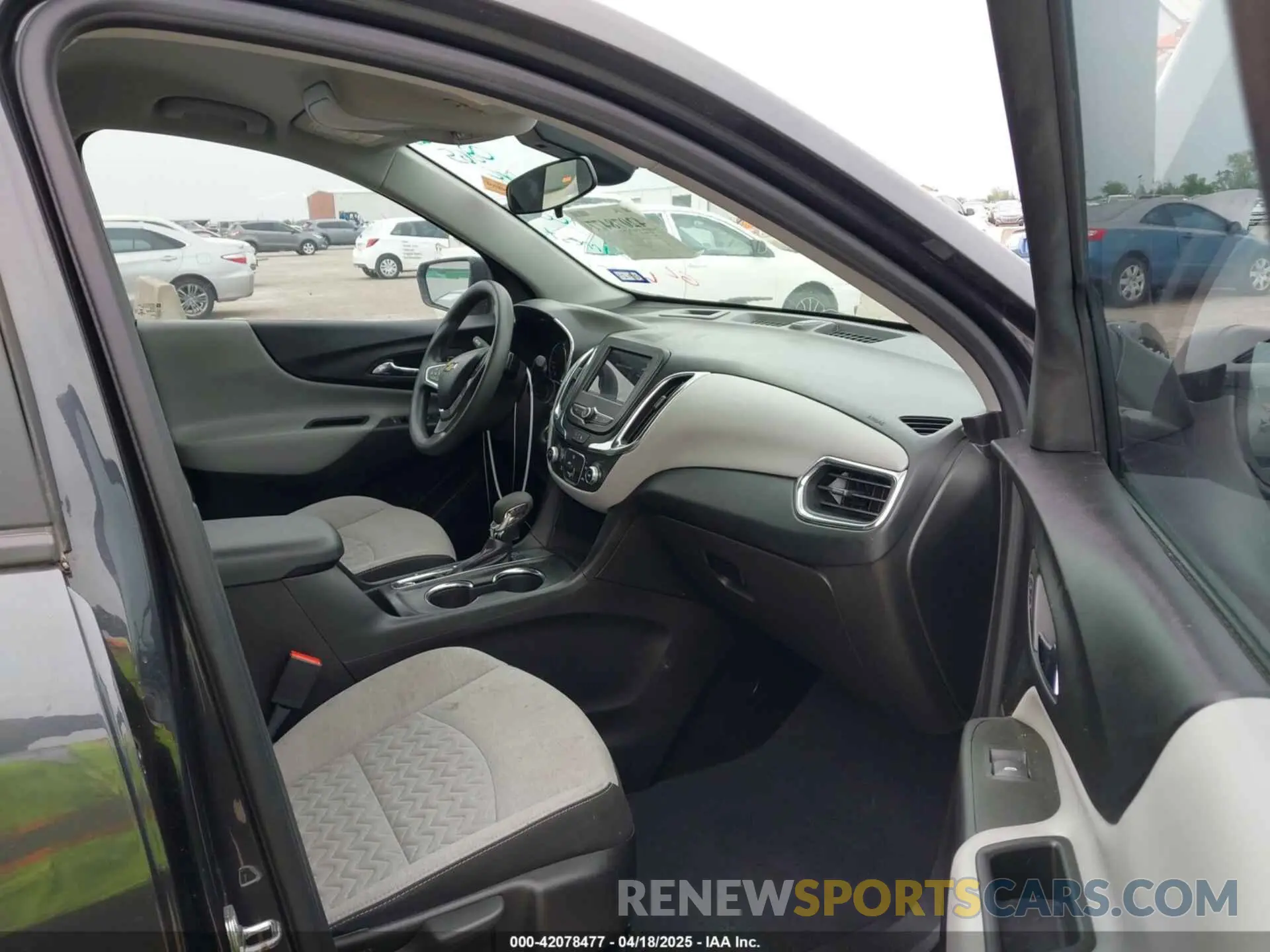 5 Photograph of a damaged car 3GNAXHEV2NS236420 CHEVROLET EQUINOX 2022