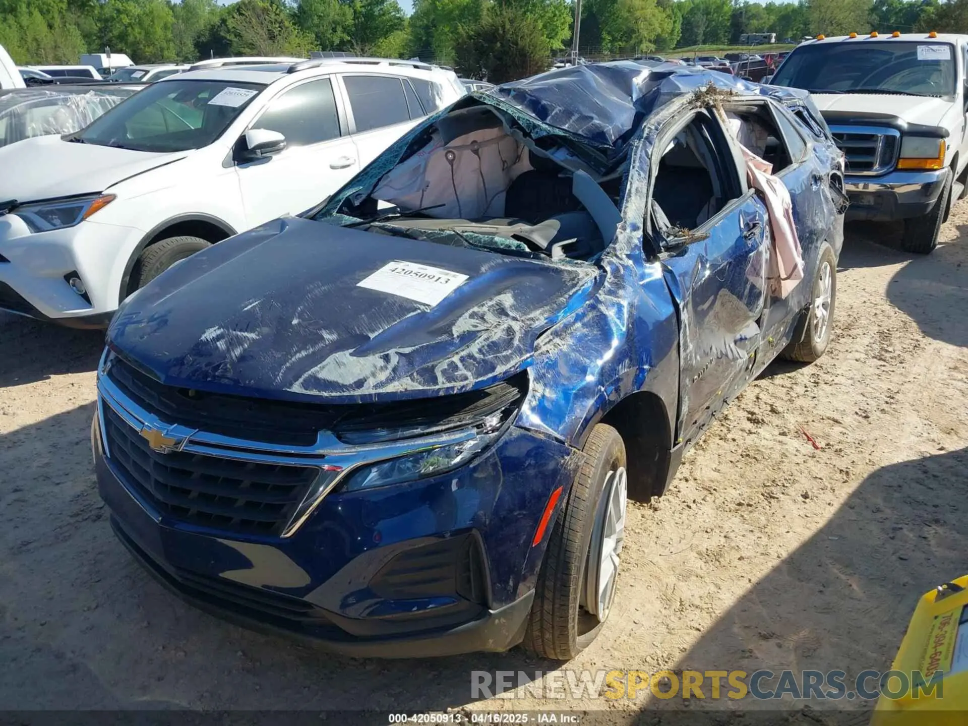 2 Photograph of a damaged car 3GNAXHEV2NS240256 CHEVROLET EQUINOX 2022