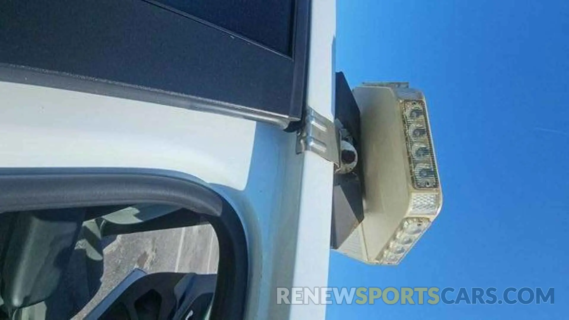 18 Photograph of a damaged car 3GNAXHEV2NS244355 CHEVROLET EQUINOX 2022