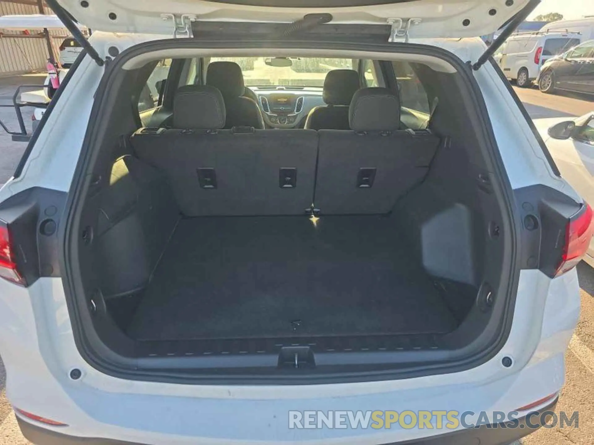 24 Photograph of a damaged car 3GNAXHEV2NS244355 CHEVROLET EQUINOX 2022