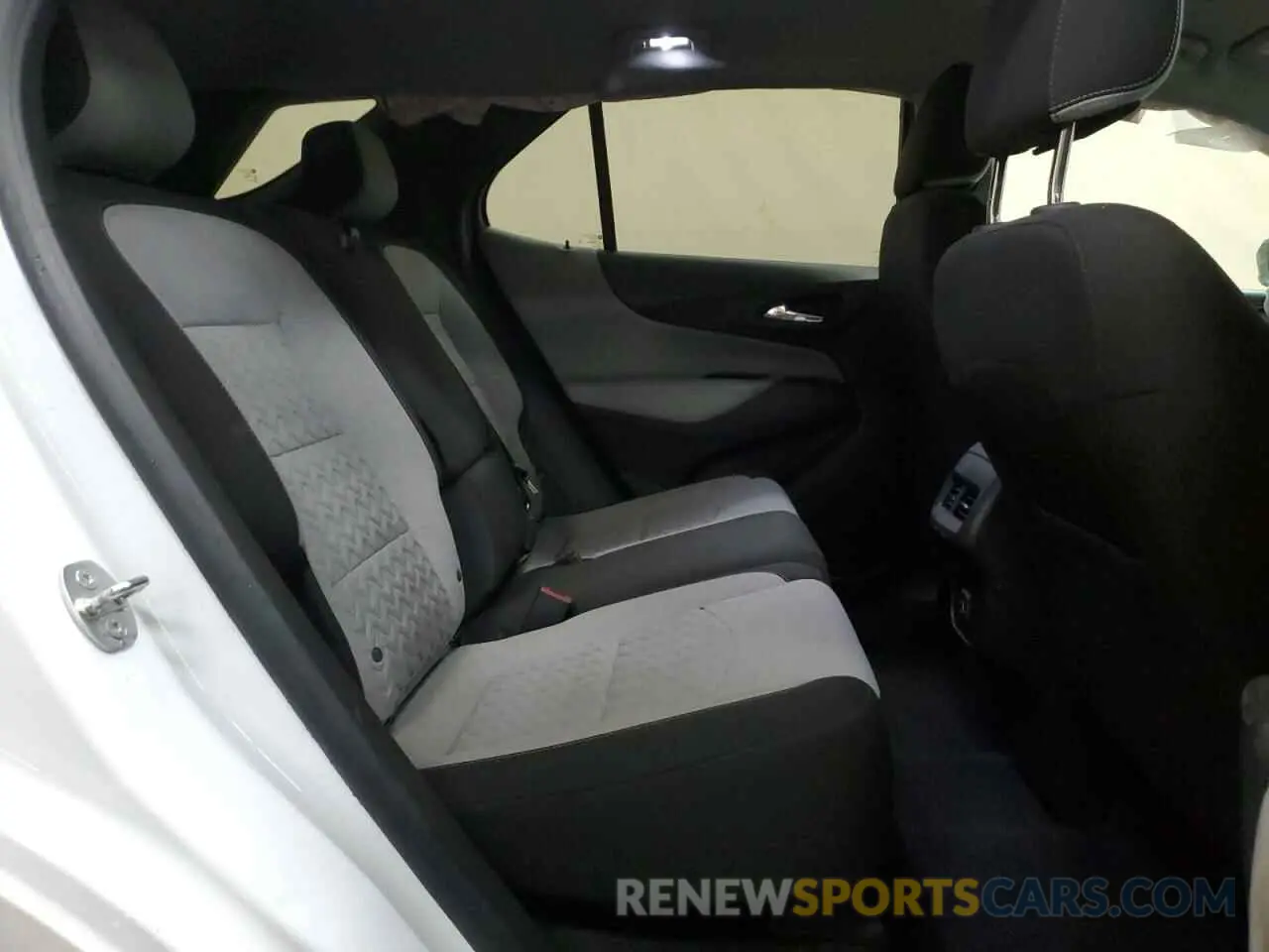 11 Photograph of a damaged car 3GNAXHEV2NS244761 CHEVROLET EQUINOX 2022