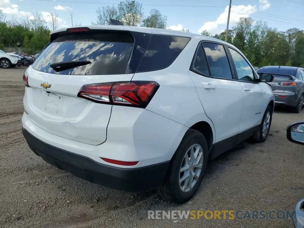3 Photograph of a damaged car 3GNAXHEV2NS244761 CHEVROLET EQUINOX 2022
