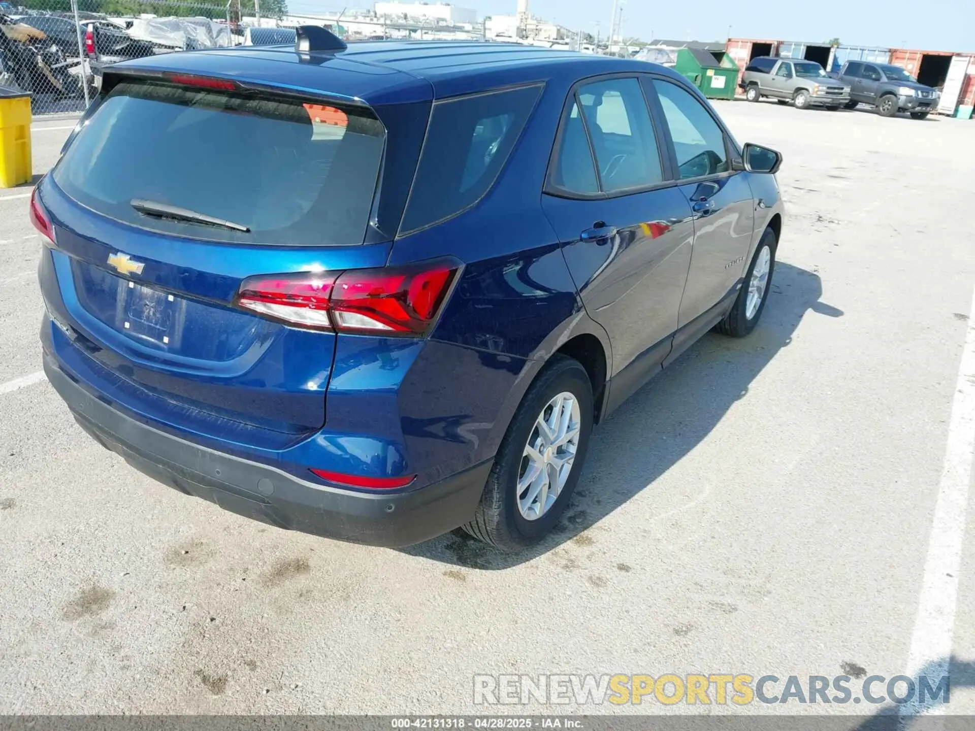 4 Photograph of a damaged car 3GNAXHEV3NS114780 CHEVROLET EQUINOX 2022