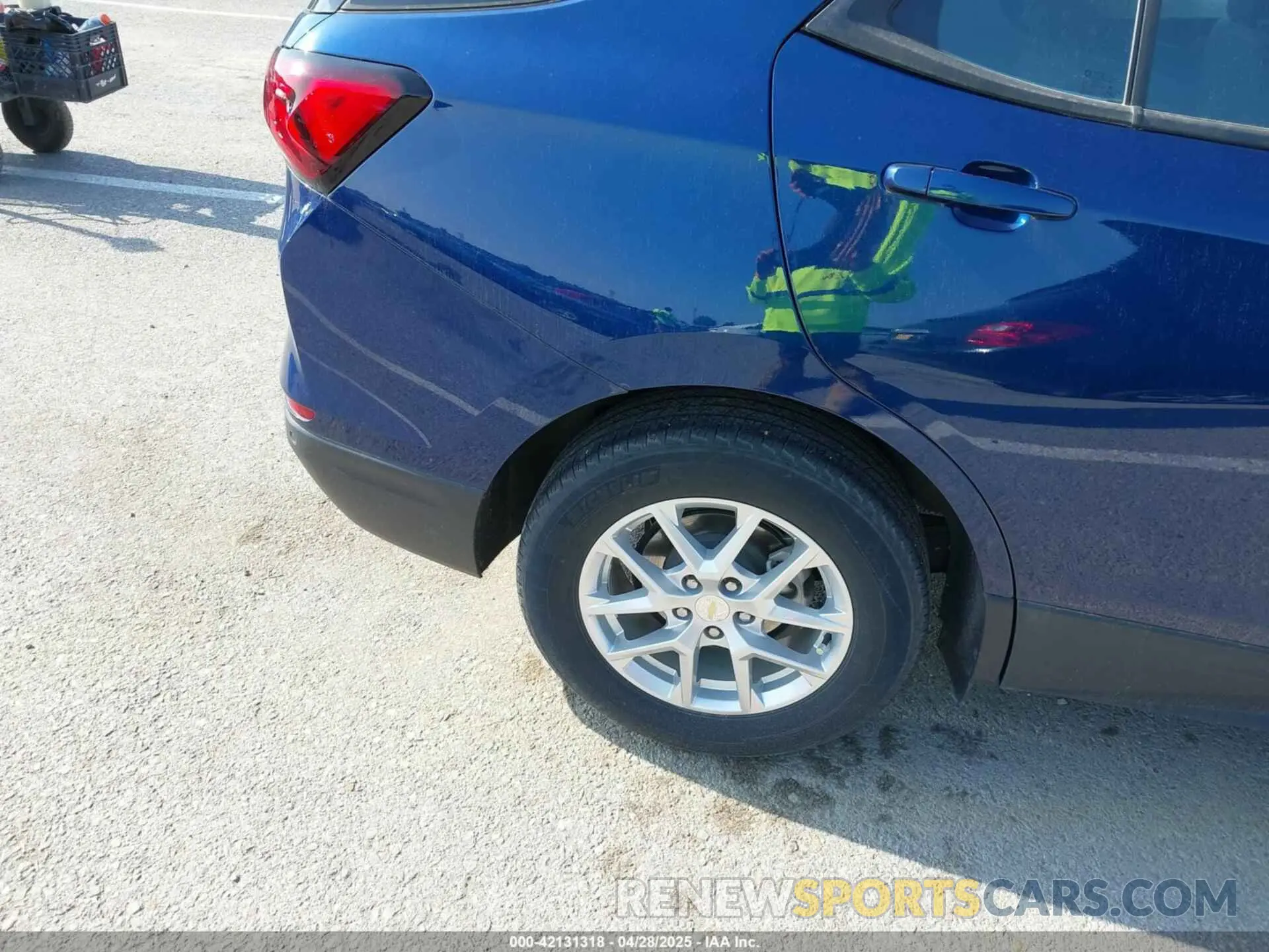 6 Photograph of a damaged car 3GNAXHEV3NS114780 CHEVROLET EQUINOX 2022