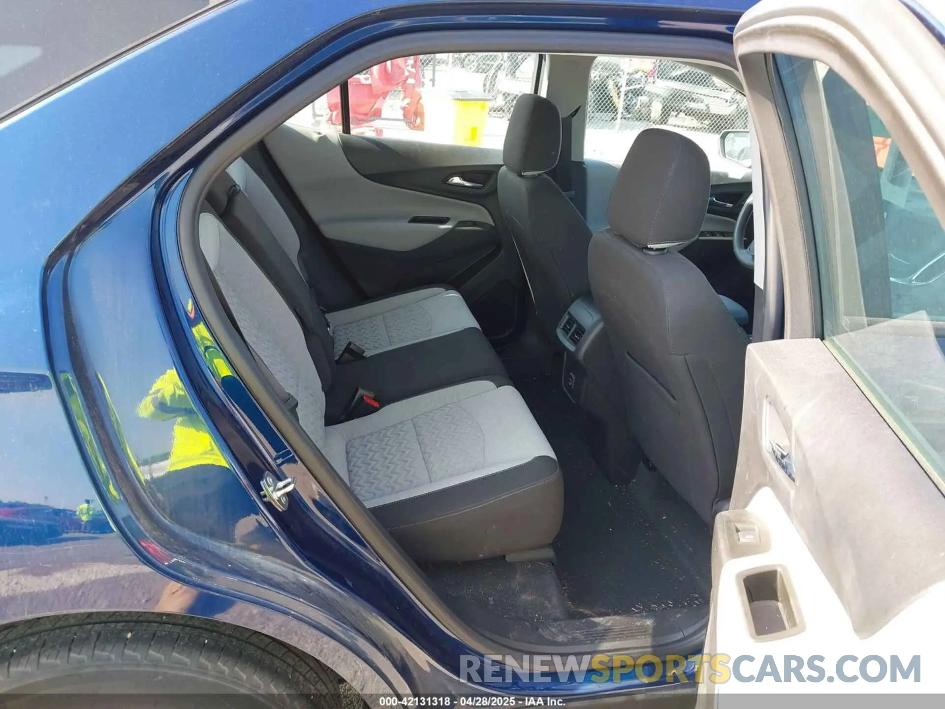 8 Photograph of a damaged car 3GNAXHEV3NS114780 CHEVROLET EQUINOX 2022