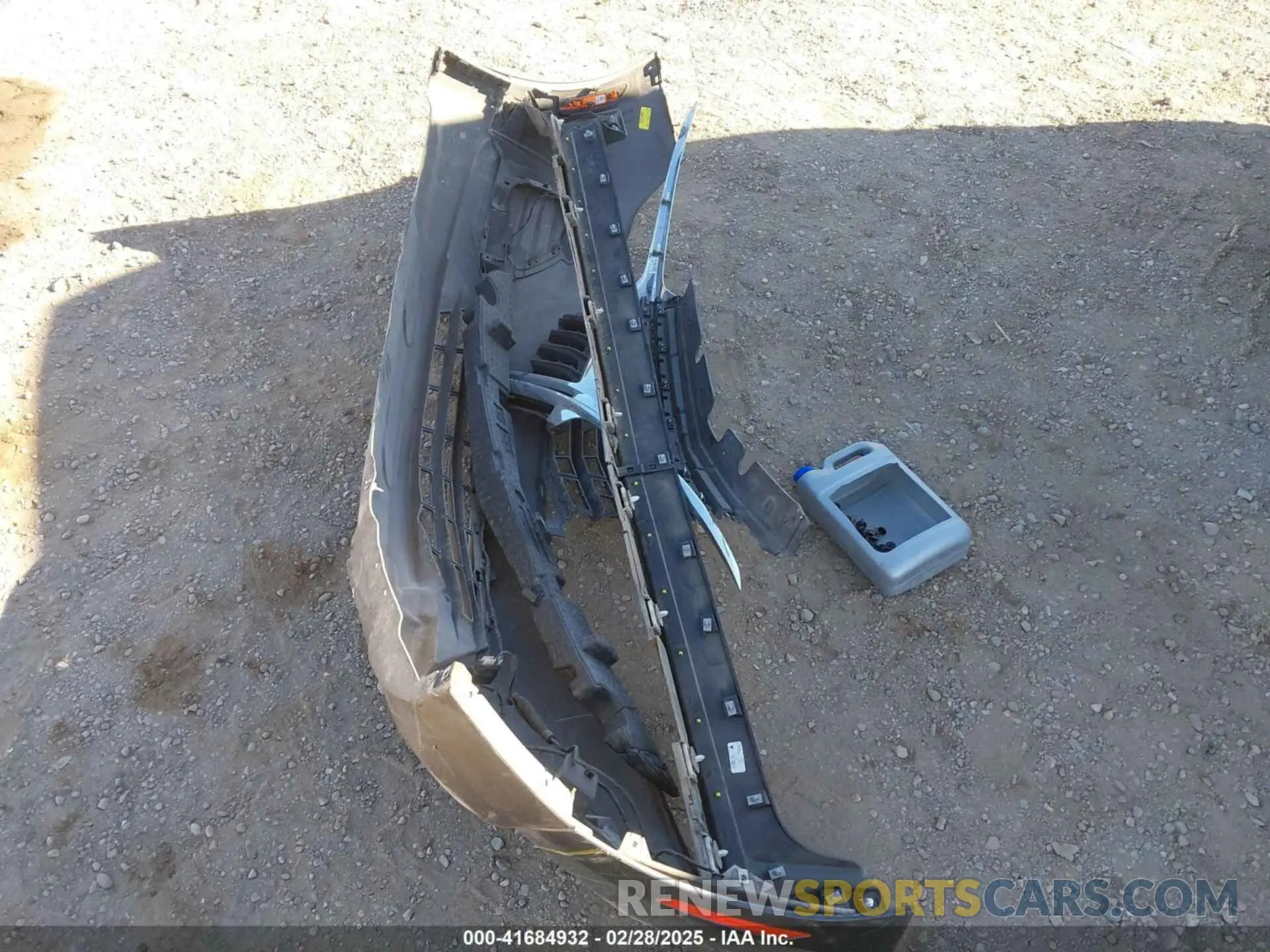 11 Photograph of a damaged car 3GNAXHEV3NS167589 CHEVROLET EQUINOX 2022