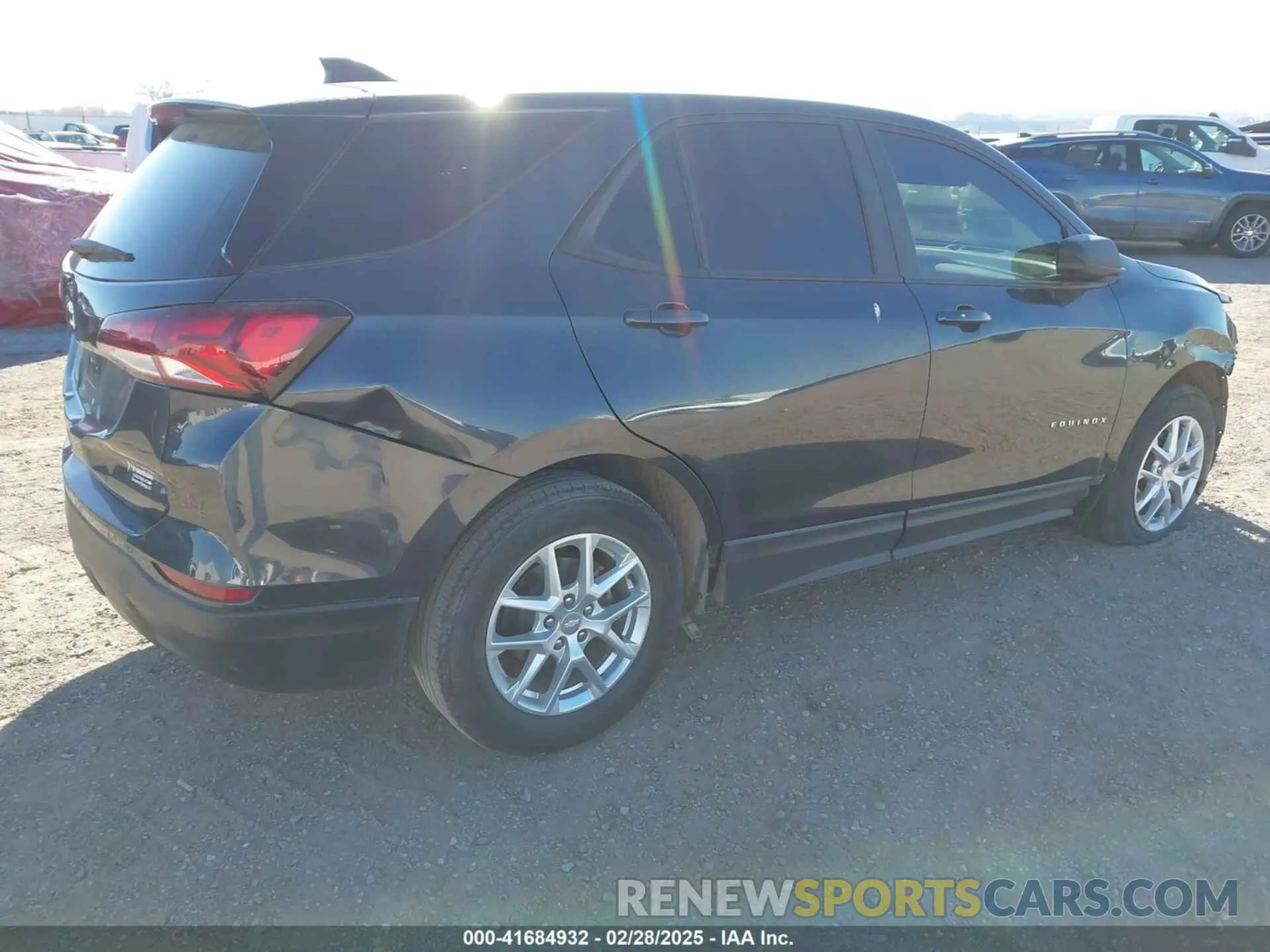 4 Photograph of a damaged car 3GNAXHEV3NS167589 CHEVROLET EQUINOX 2022