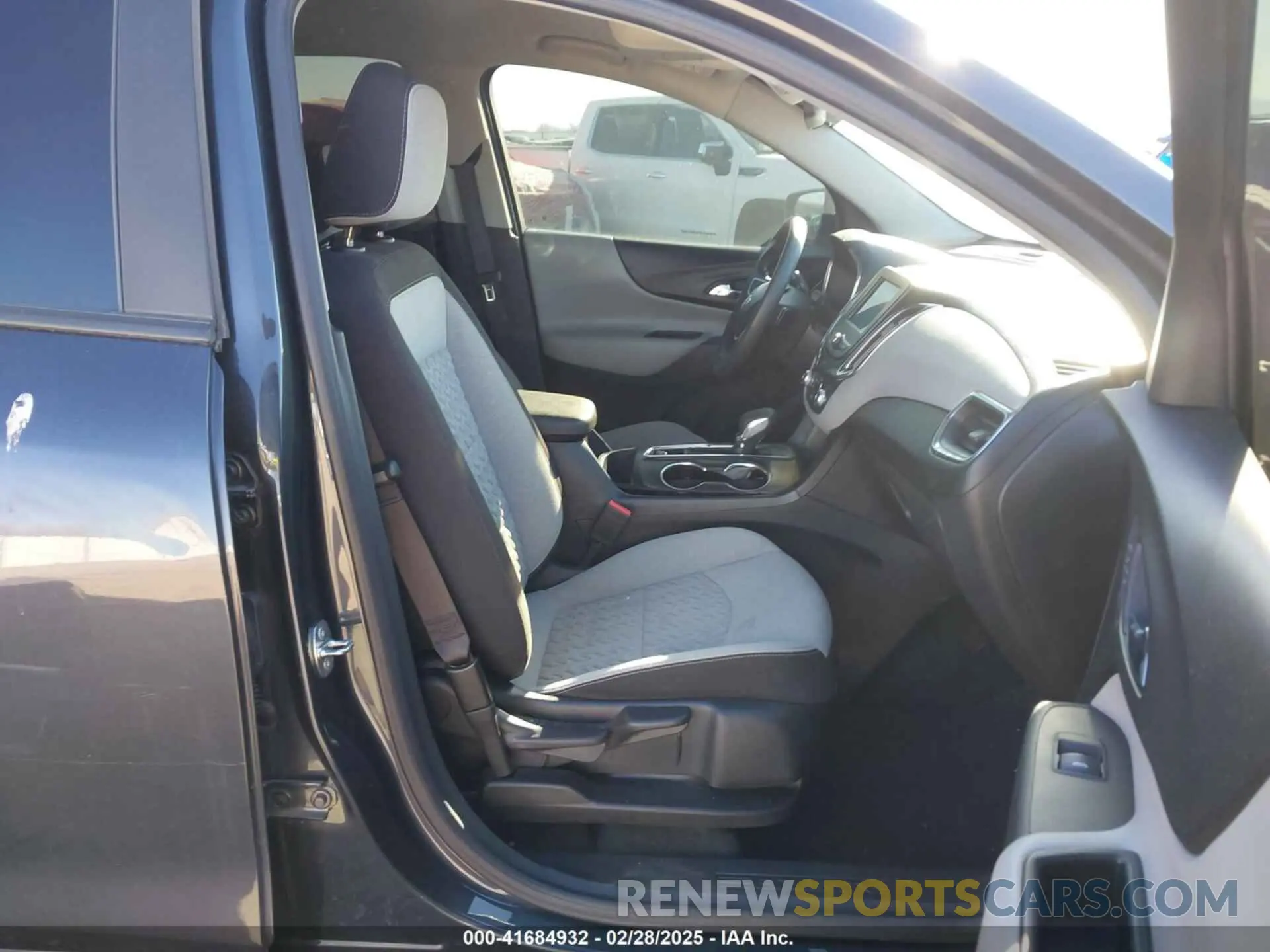 5 Photograph of a damaged car 3GNAXHEV3NS167589 CHEVROLET EQUINOX 2022