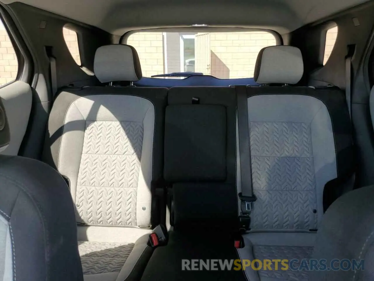 10 Photograph of a damaged car 3GNAXHEV3NS234207 CHEVROLET EQUINOX 2022
