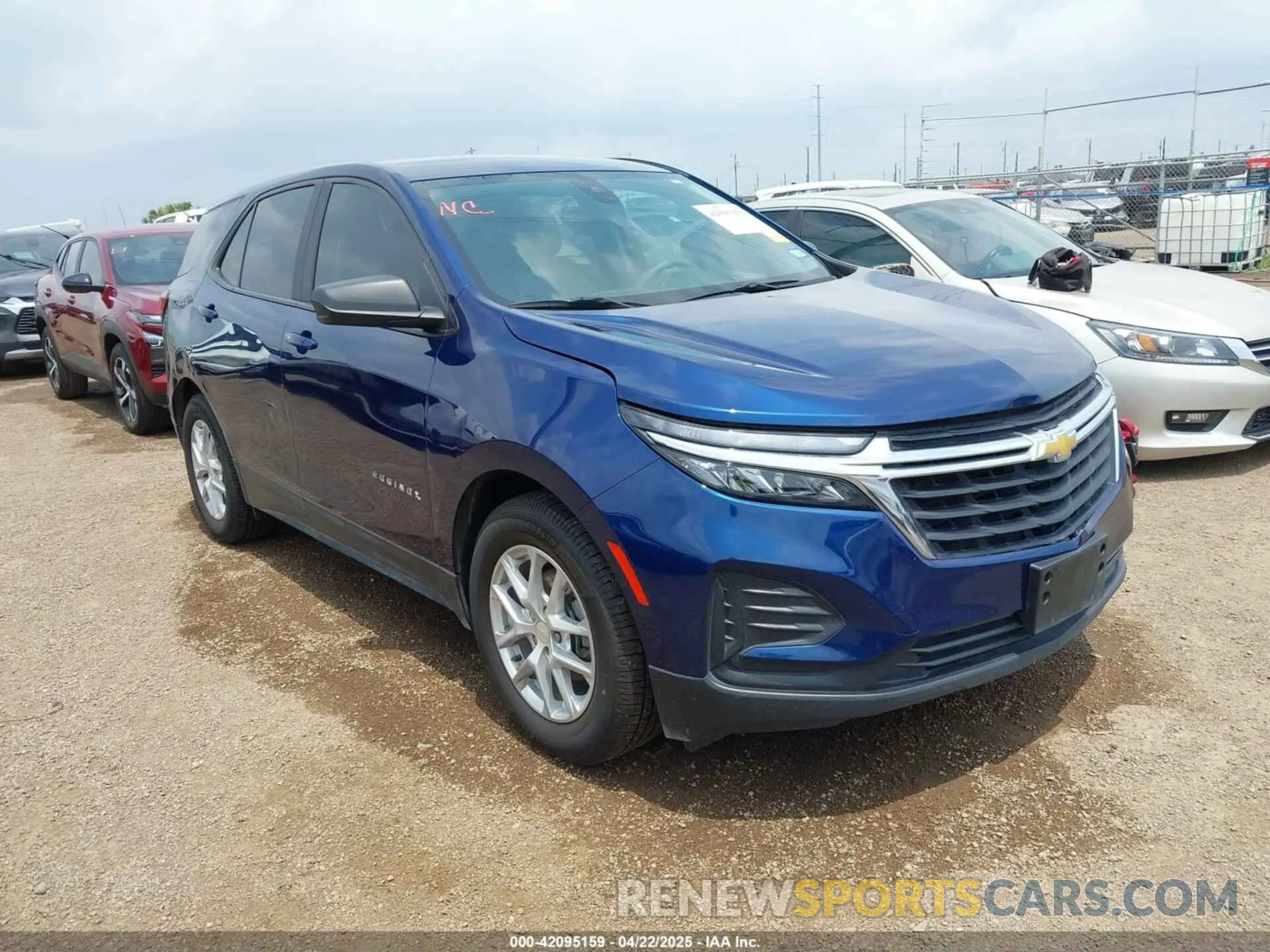 1 Photograph of a damaged car 3GNAXHEV4NS153877 CHEVROLET EQUINOX 2022