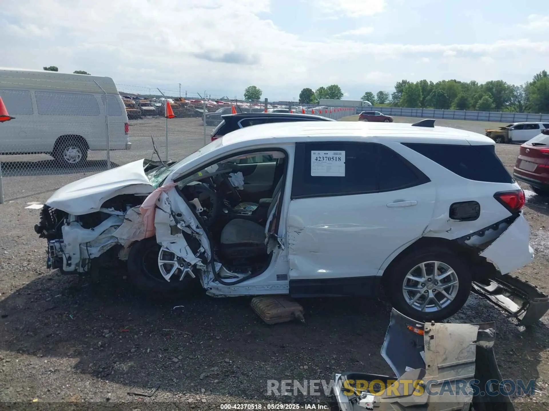 14 Photograph of a damaged car 3GNAXHEV4NS155080 CHEVROLET EQUINOX 2022