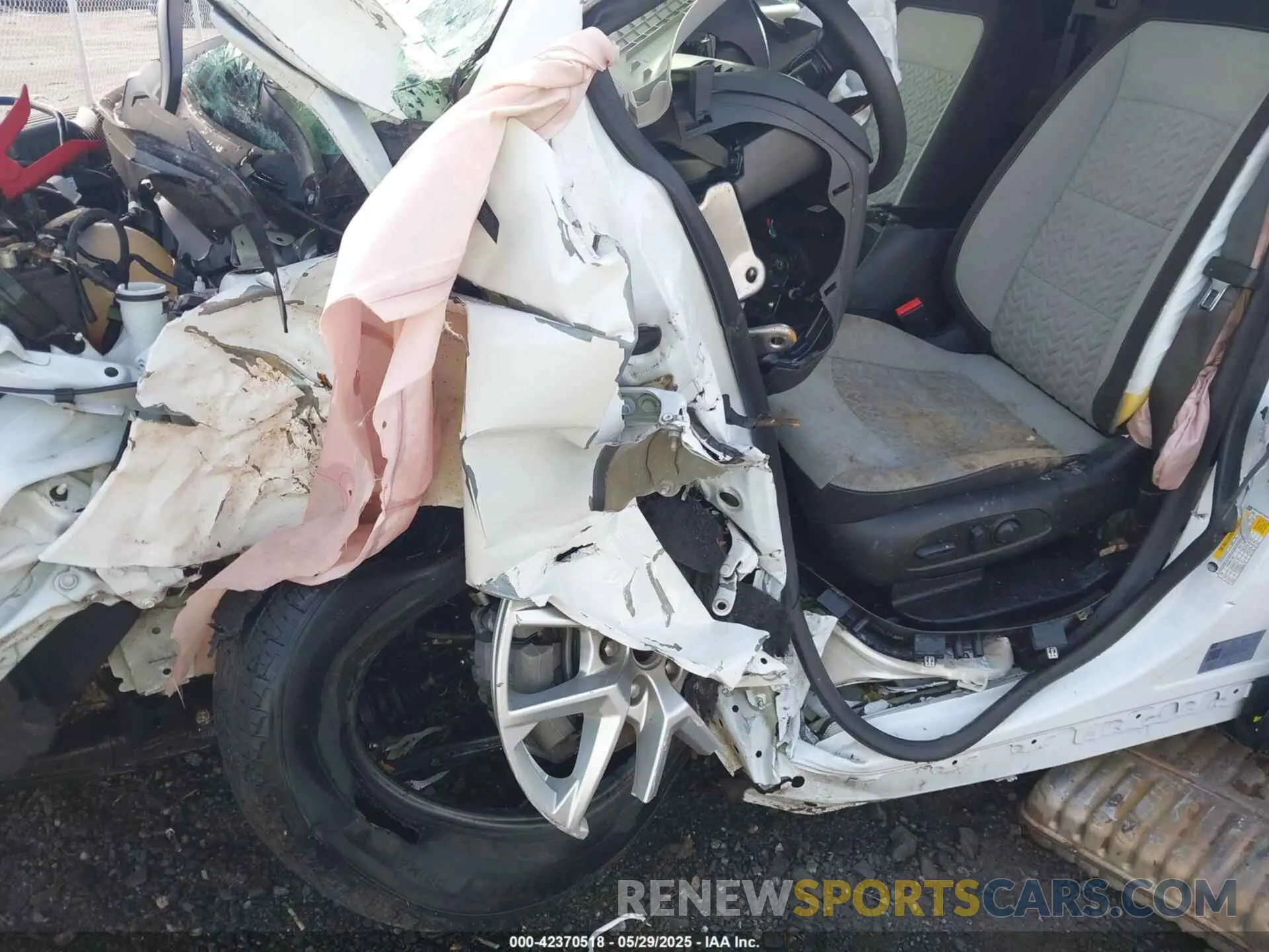 18 Photograph of a damaged car 3GNAXHEV4NS155080 CHEVROLET EQUINOX 2022