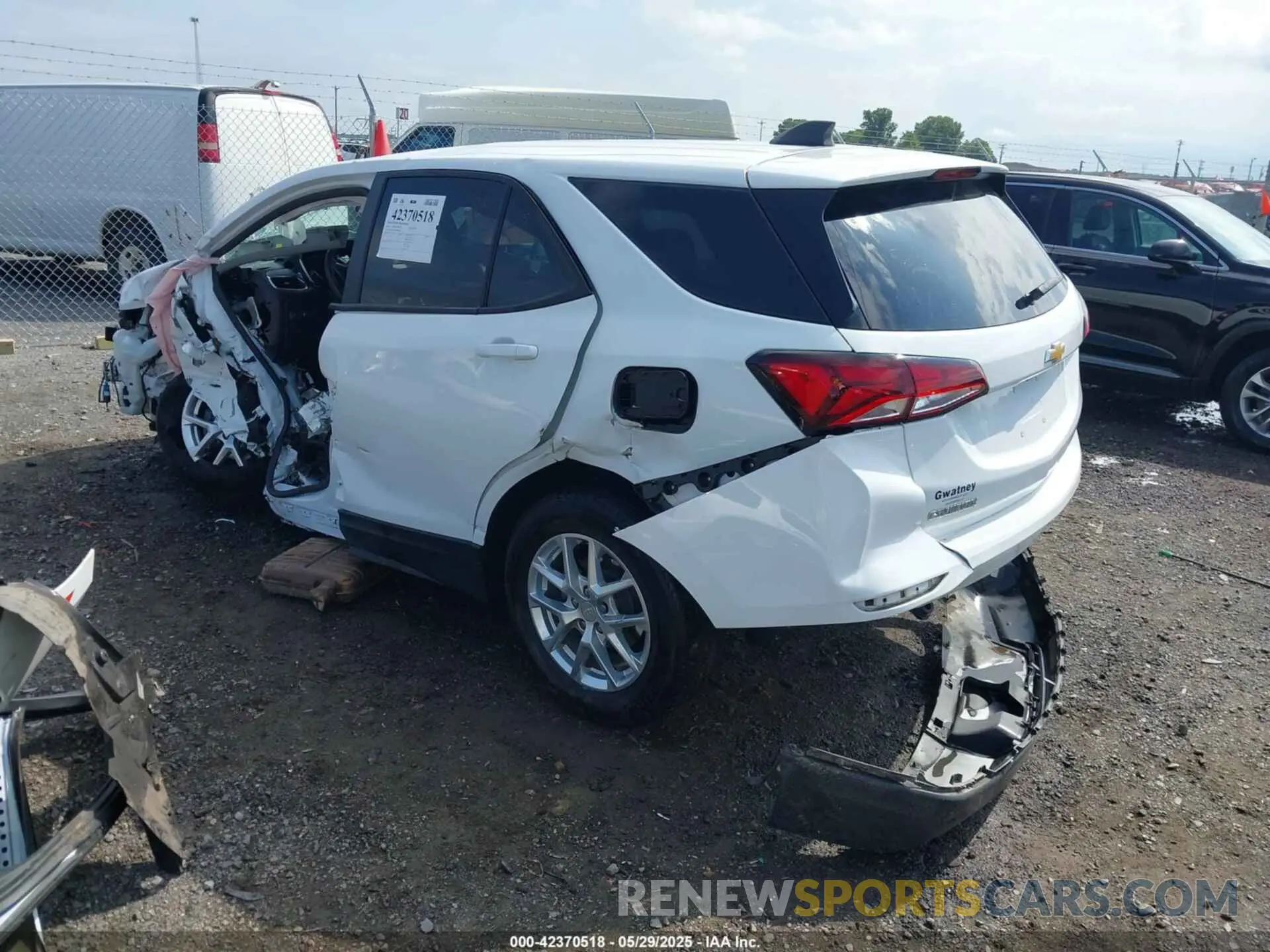 3 Photograph of a damaged car 3GNAXHEV4NS155080 CHEVROLET EQUINOX 2022
