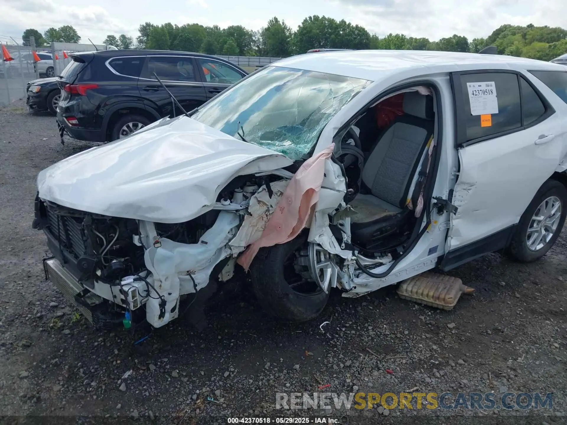 6 Photograph of a damaged car 3GNAXHEV4NS155080 CHEVROLET EQUINOX 2022