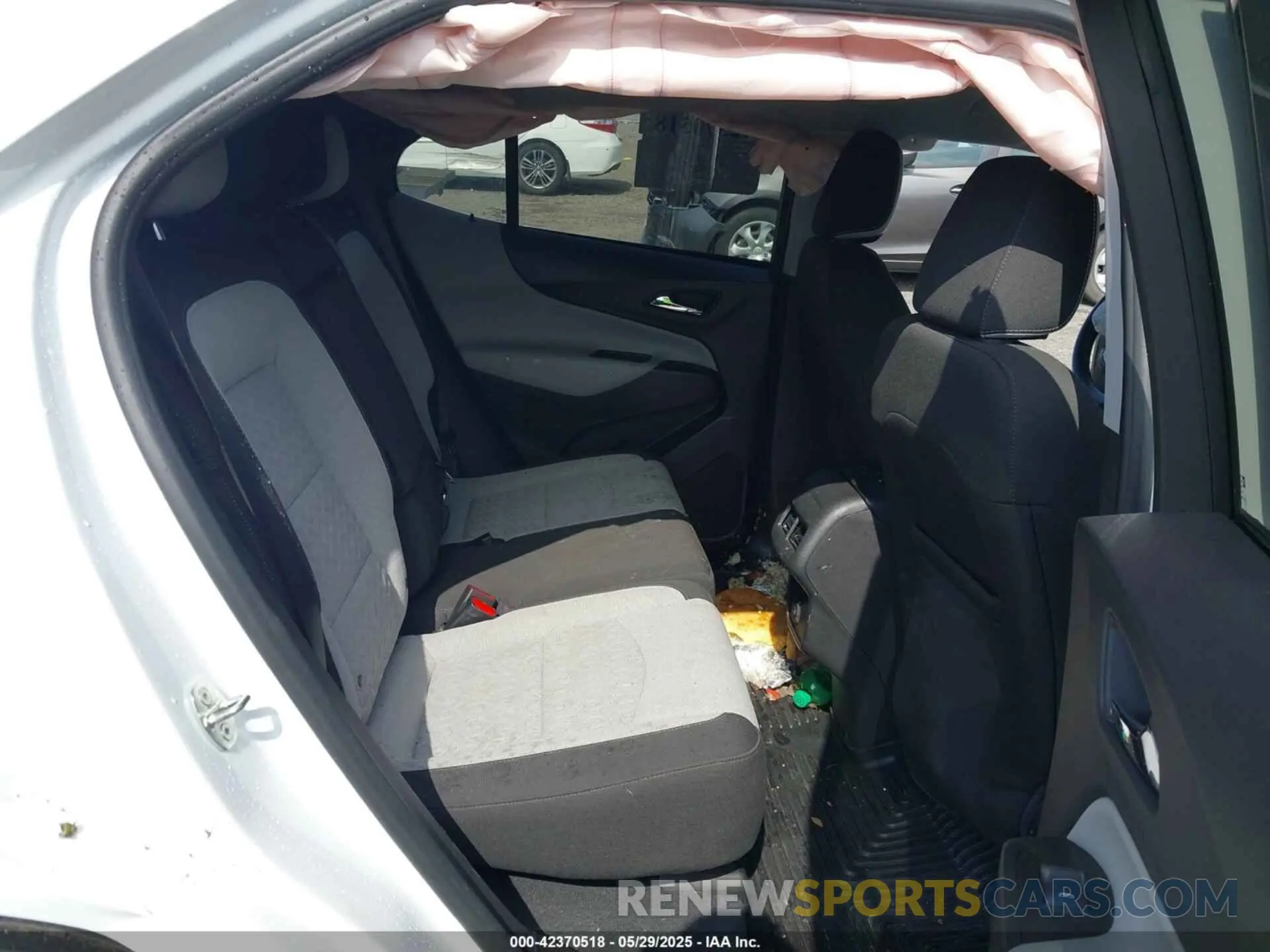 8 Photograph of a damaged car 3GNAXHEV4NS155080 CHEVROLET EQUINOX 2022