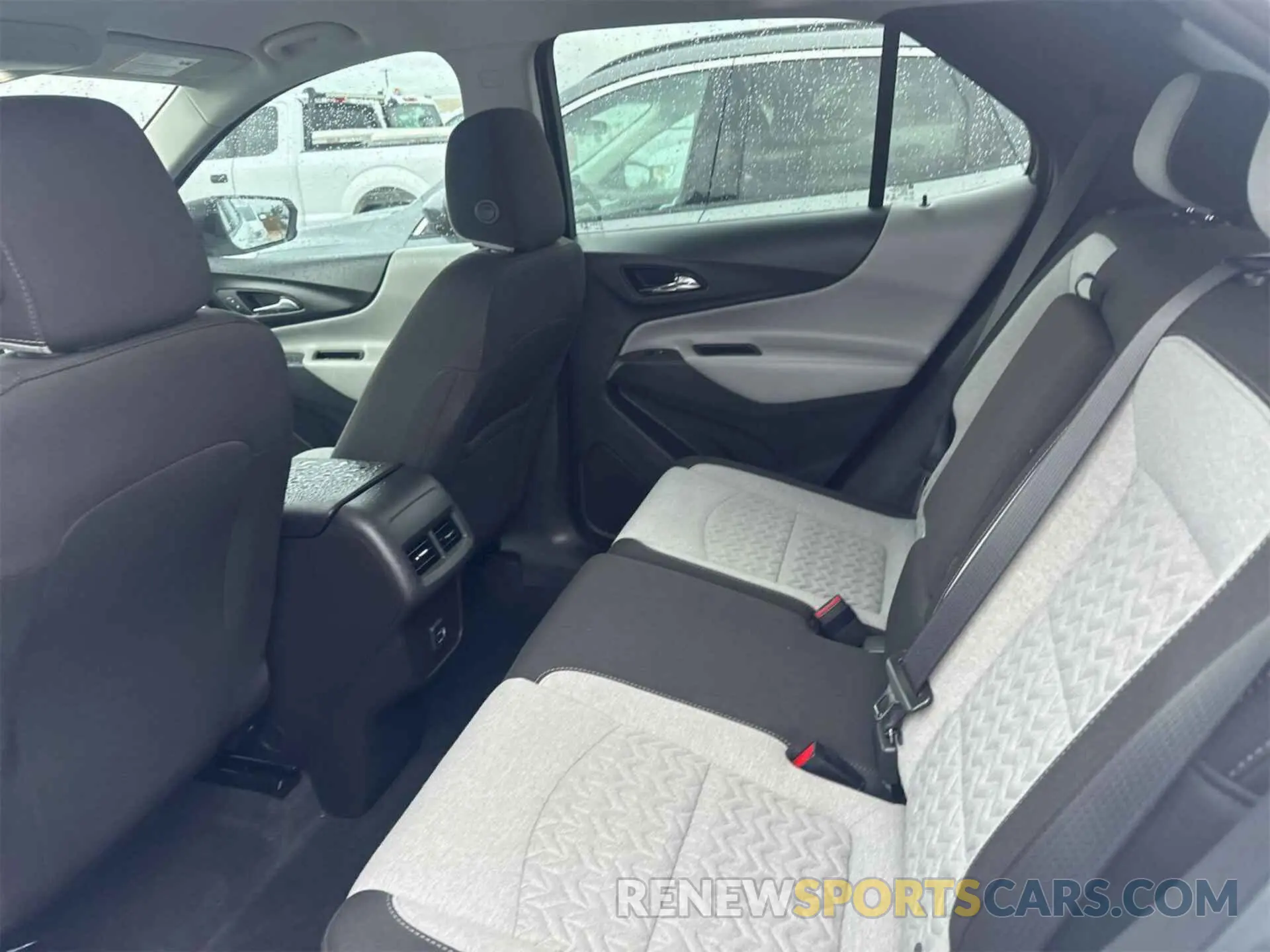 11 Photograph of a damaged car 3GNAXHEV4NS158898 CHEVROLET EQUINOX 2022