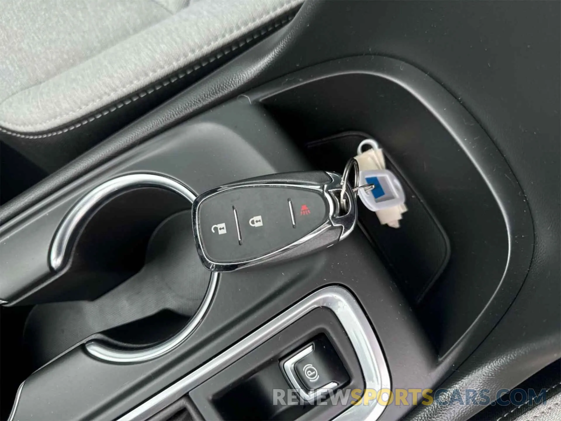 13 Photograph of a damaged car 3GNAXHEV4NS158898 CHEVROLET EQUINOX 2022