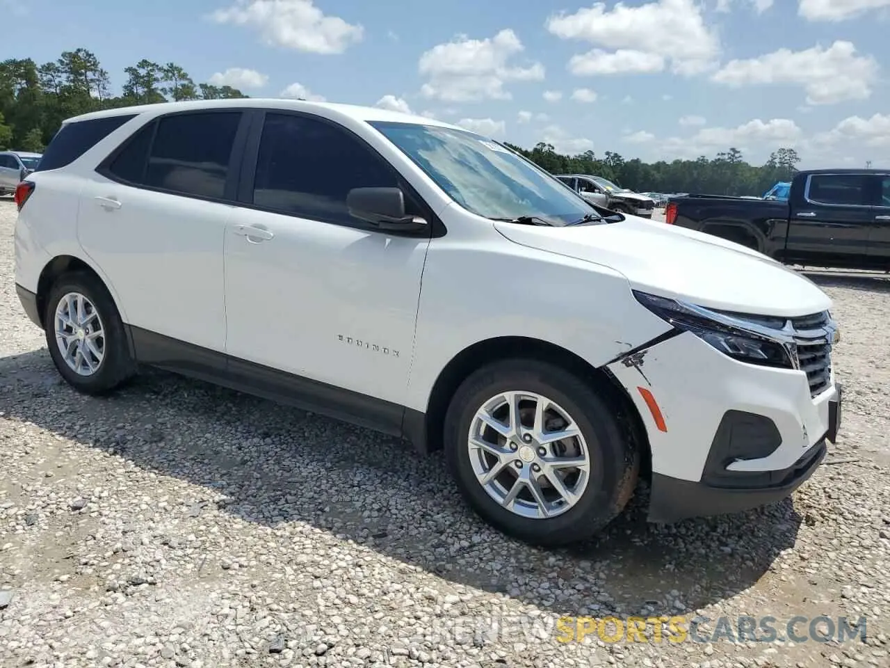 4 Photograph of a damaged car 3GNAXHEV4NS178519 CHEVROLET EQUINOX 2022