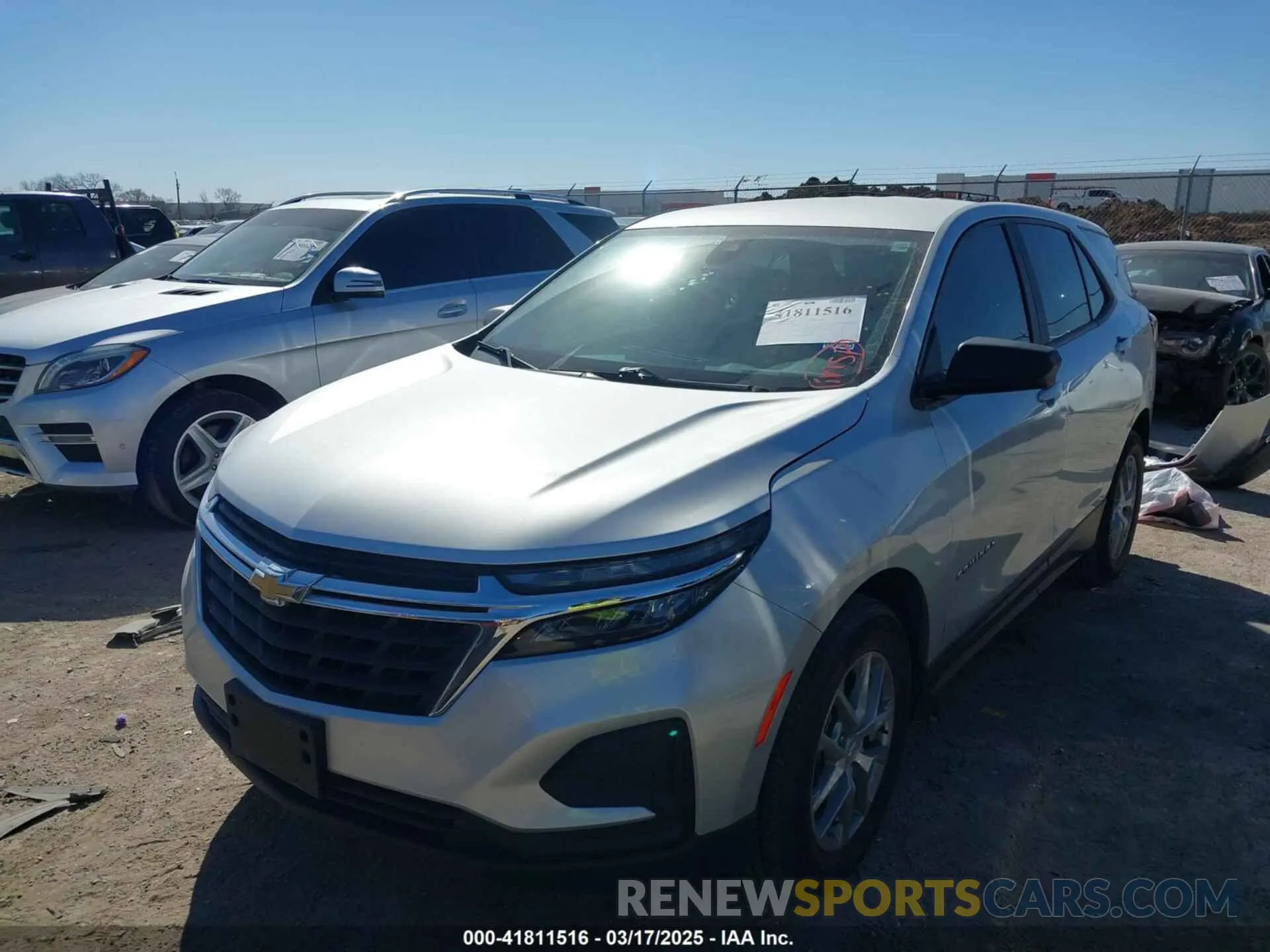 2 Photograph of a damaged car 3GNAXHEV4NS191691 CHEVROLET EQUINOX 2022