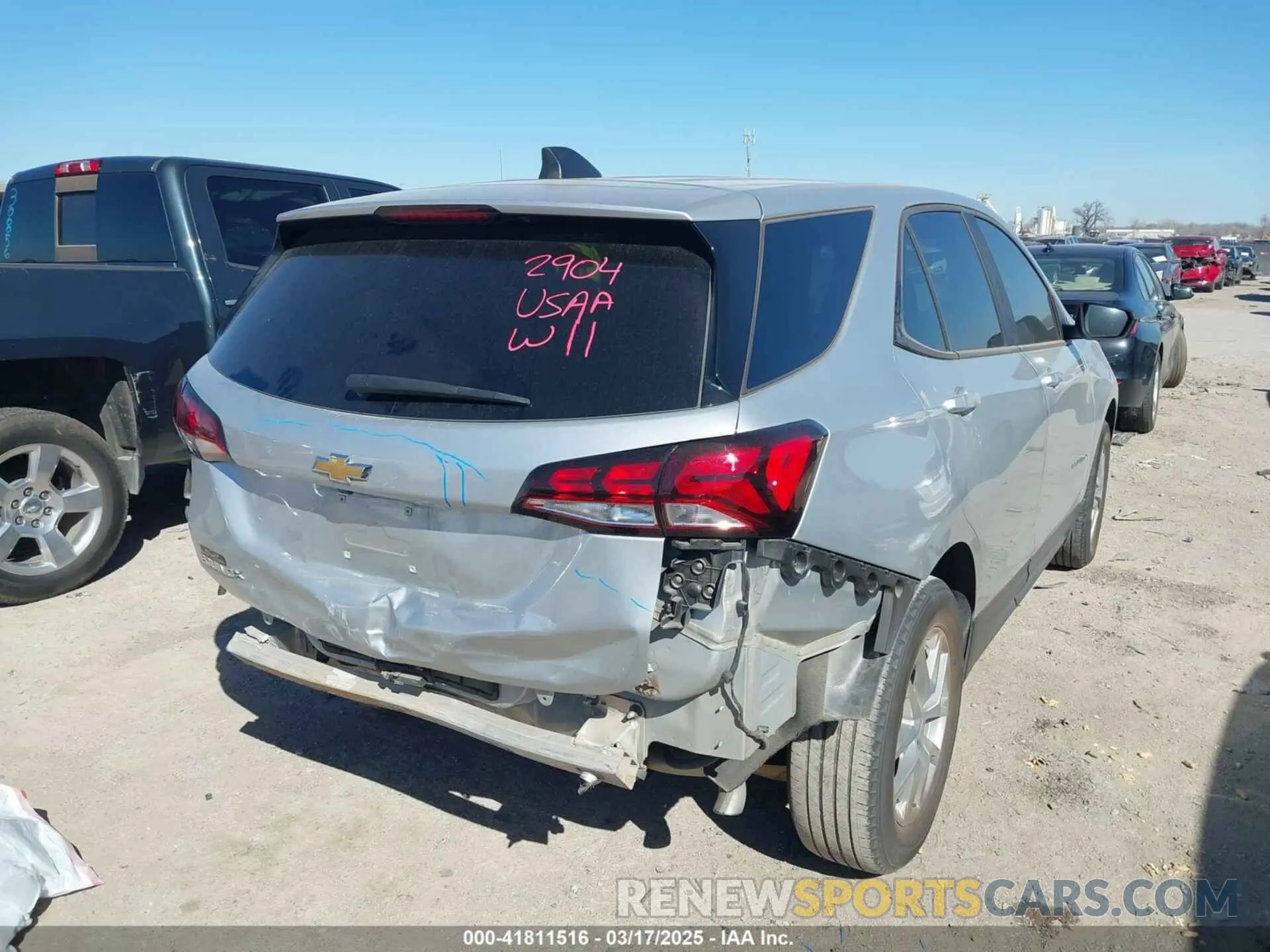 4 Photograph of a damaged car 3GNAXHEV4NS191691 CHEVROLET EQUINOX 2022