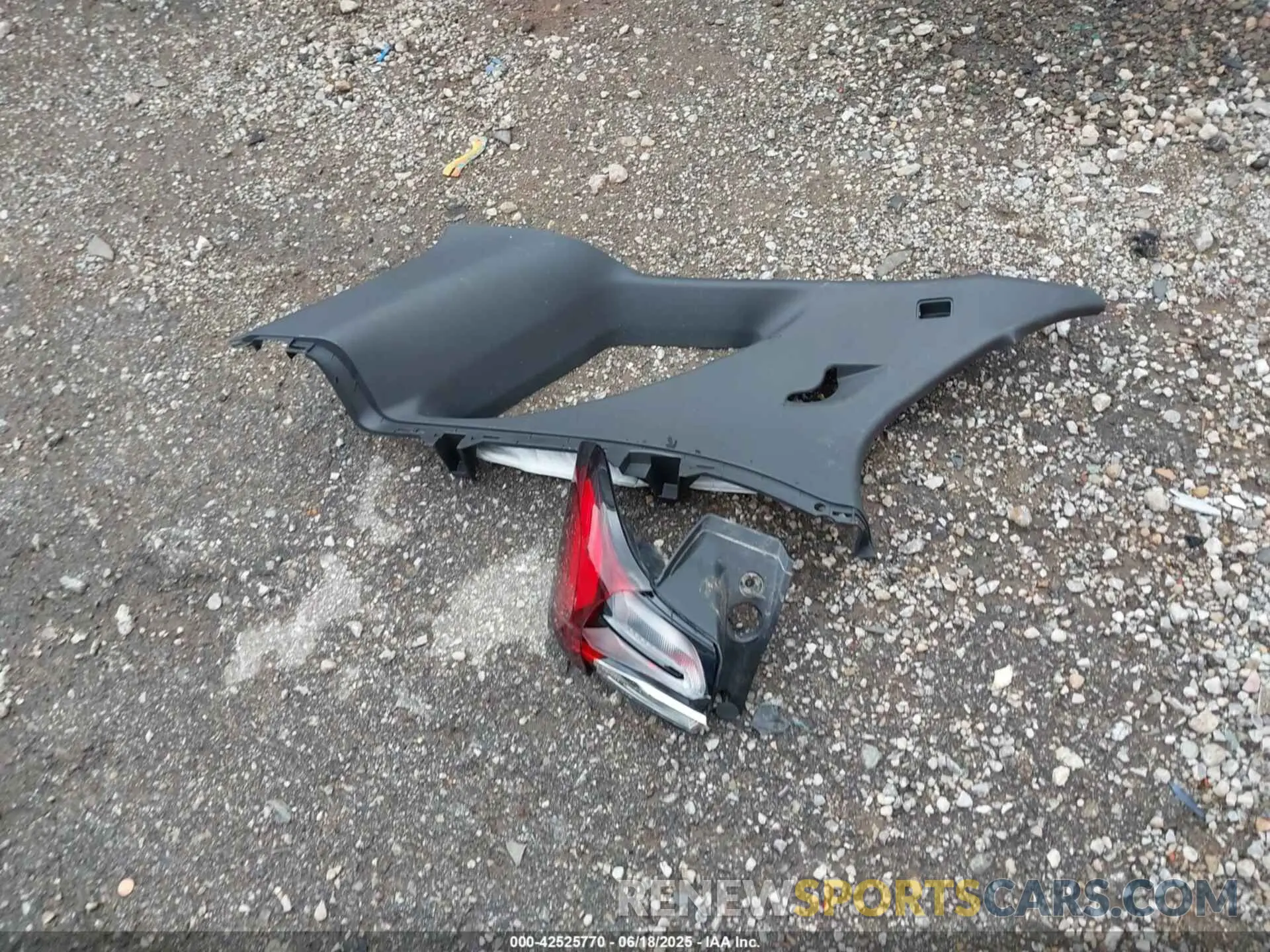 12 Photograph of a damaged car 3GNAXHEV4NS207341 CHEVROLET EQUINOX 2022